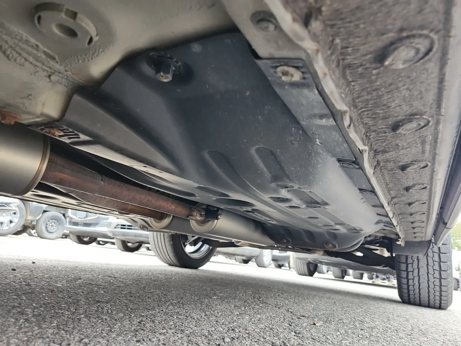 Undercarriage - Driver Photo