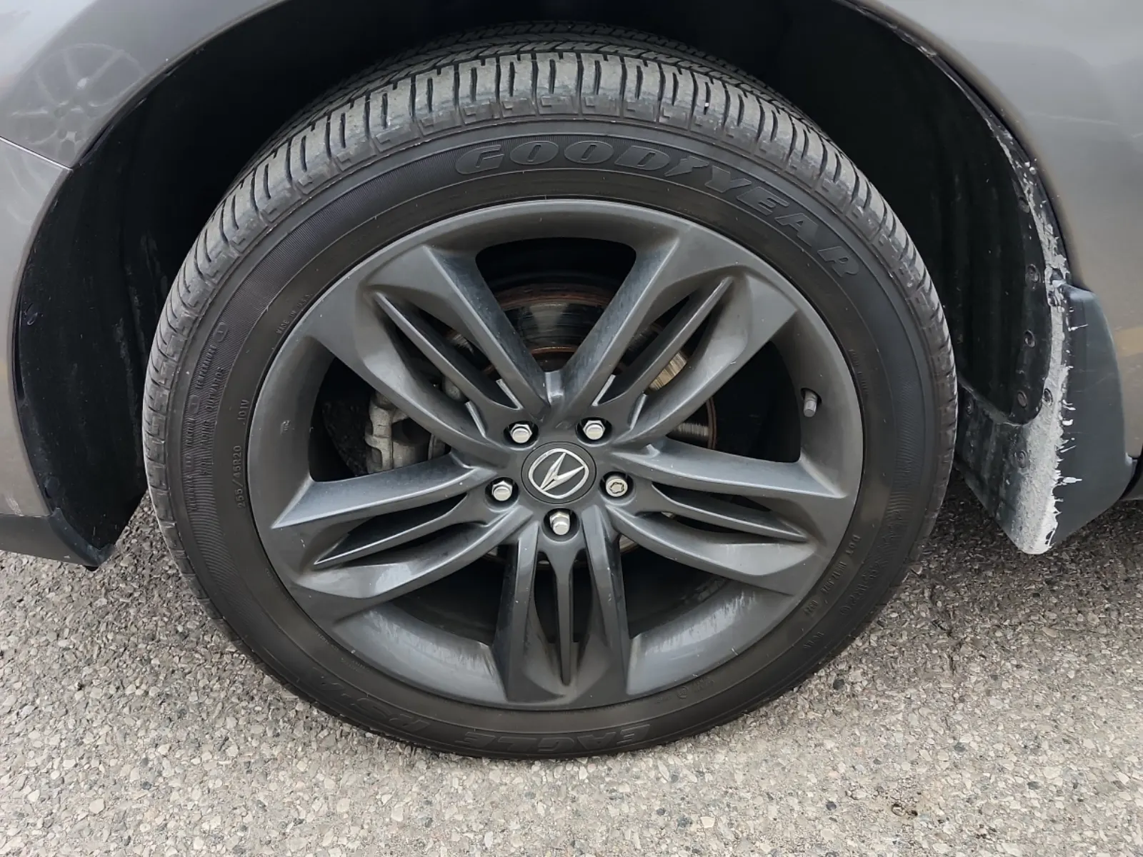Front driver wheel/tire photo