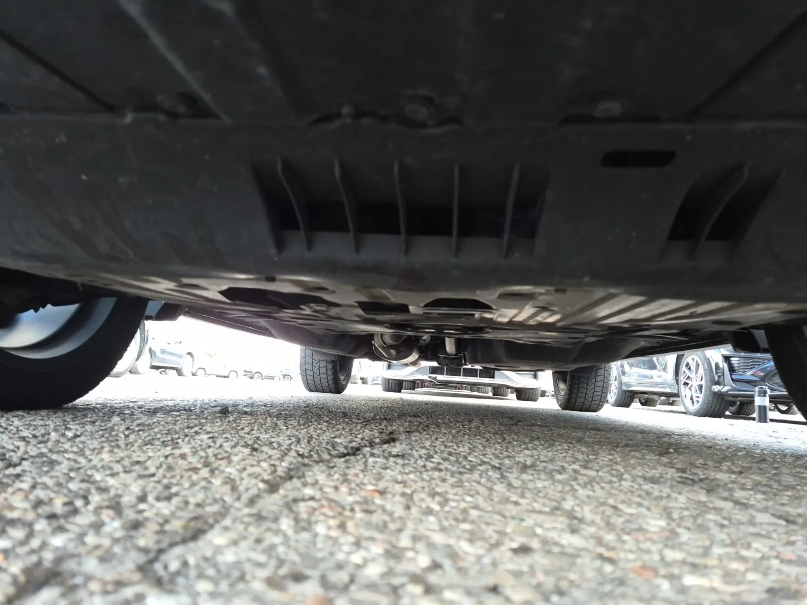 Undercarriage - Front Photo