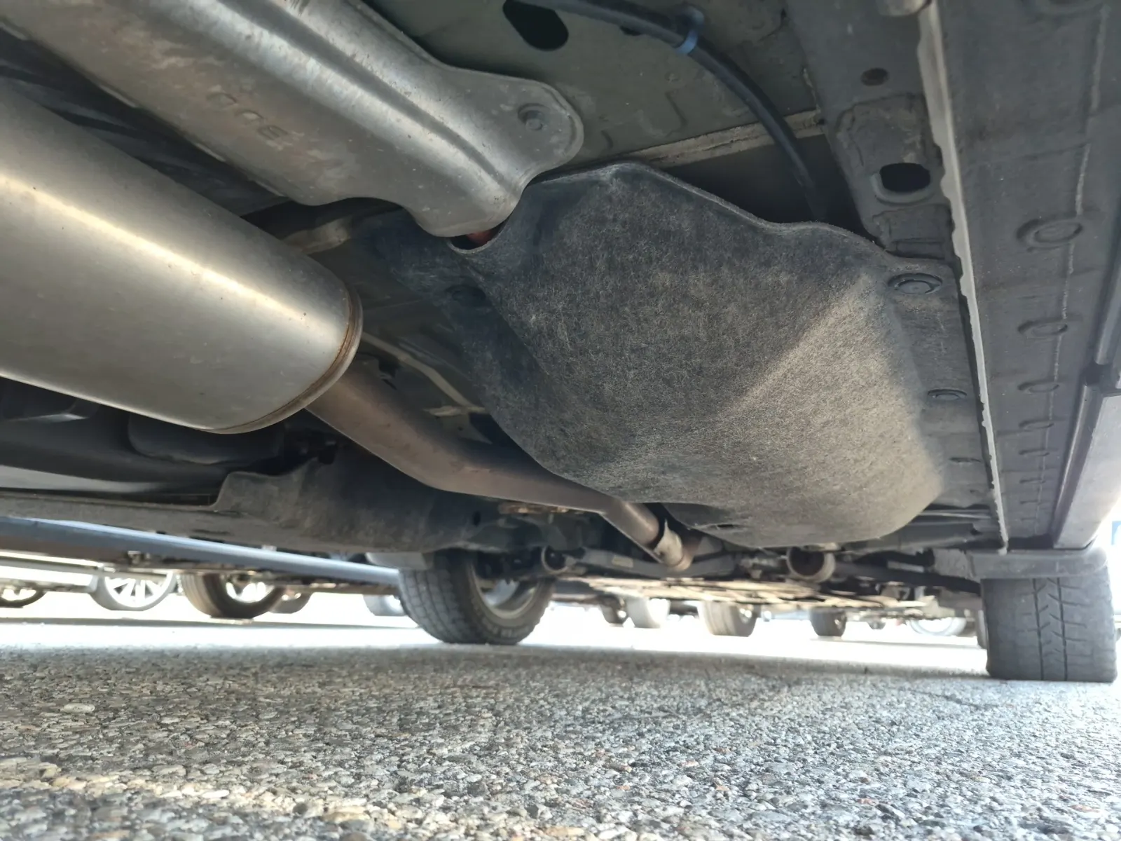 Undercarriage - Passenger Photo