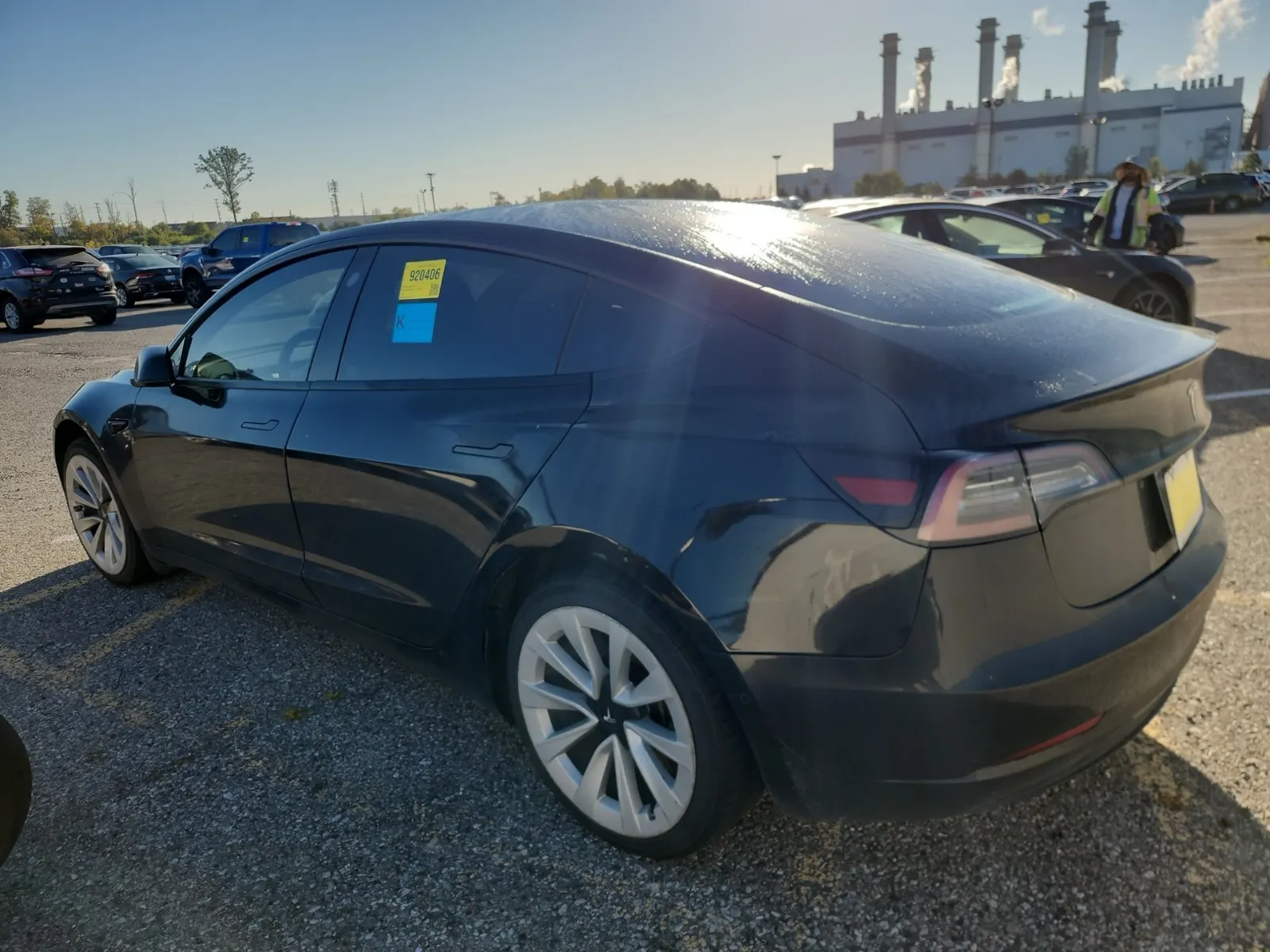 Driver Rear 3/4 Photo