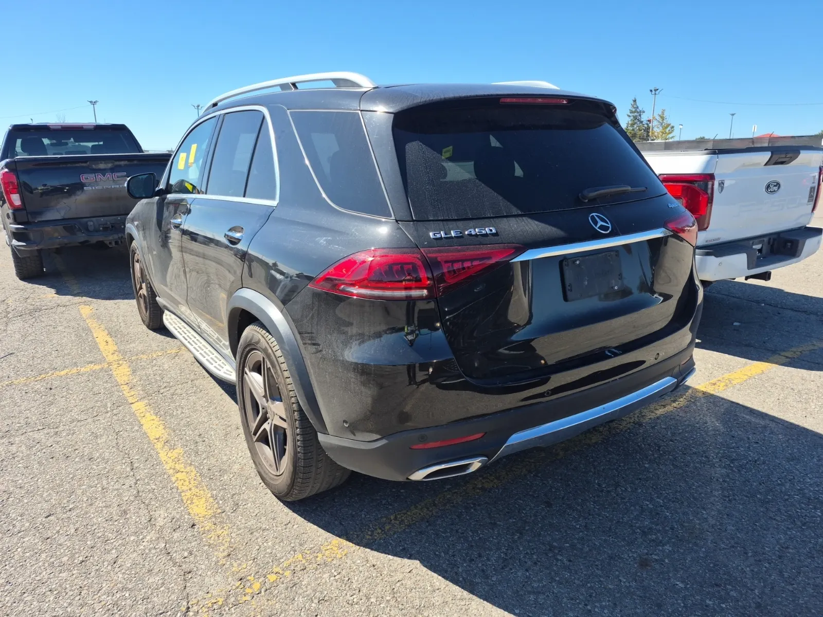Driver Rear 3/4 Photo