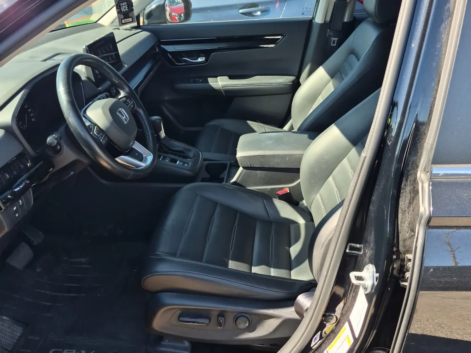 Front Interior Photo