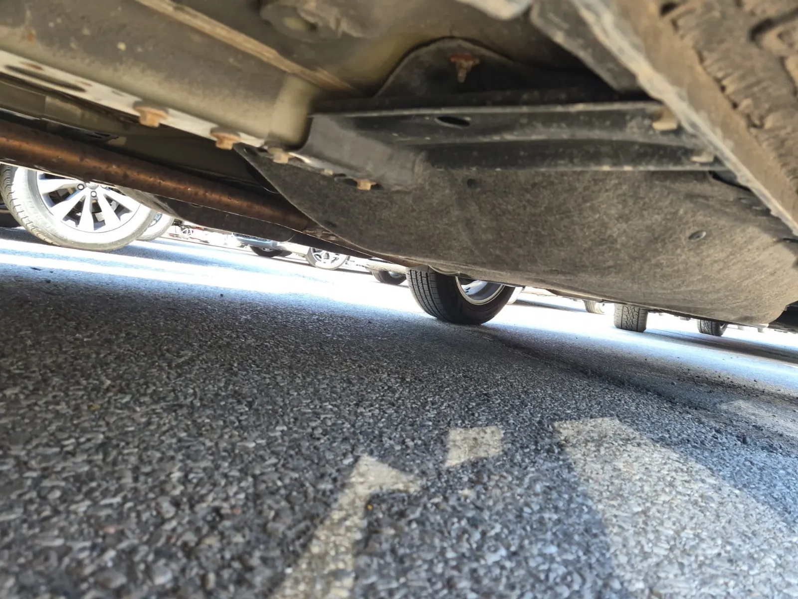 Undercarriage - Driver Photo