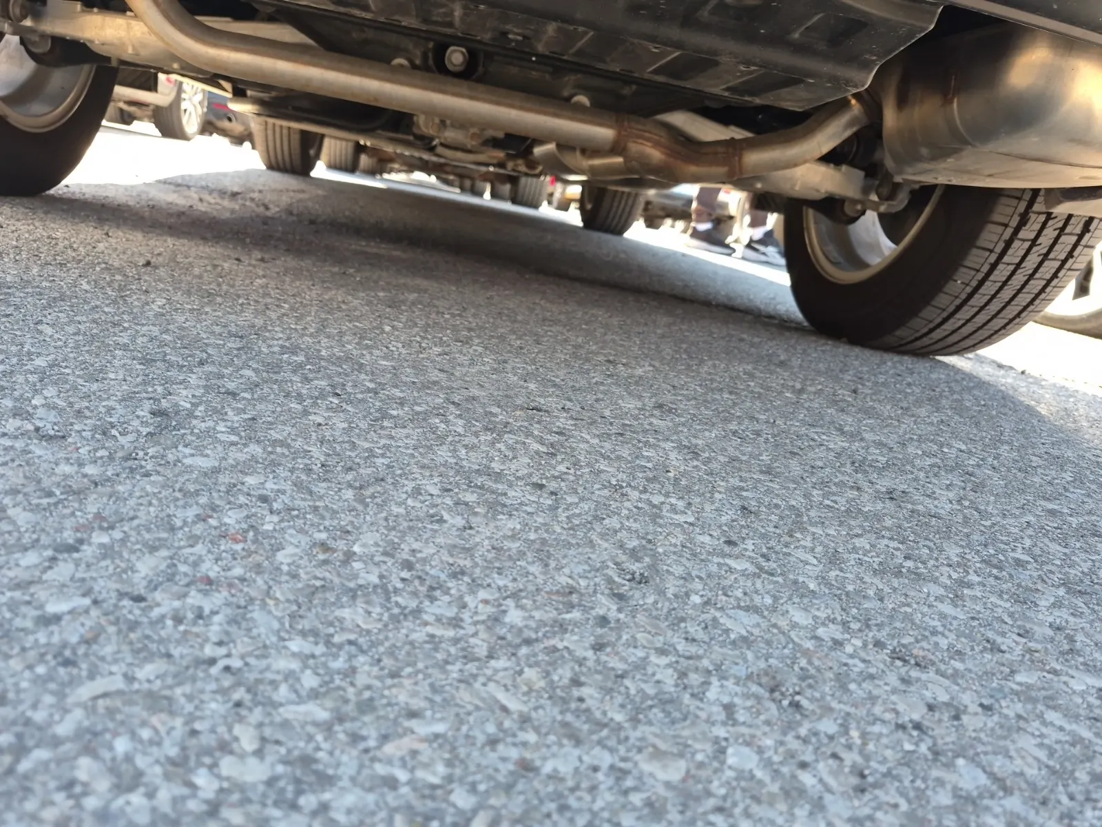 Undercarriage - Rear Photo