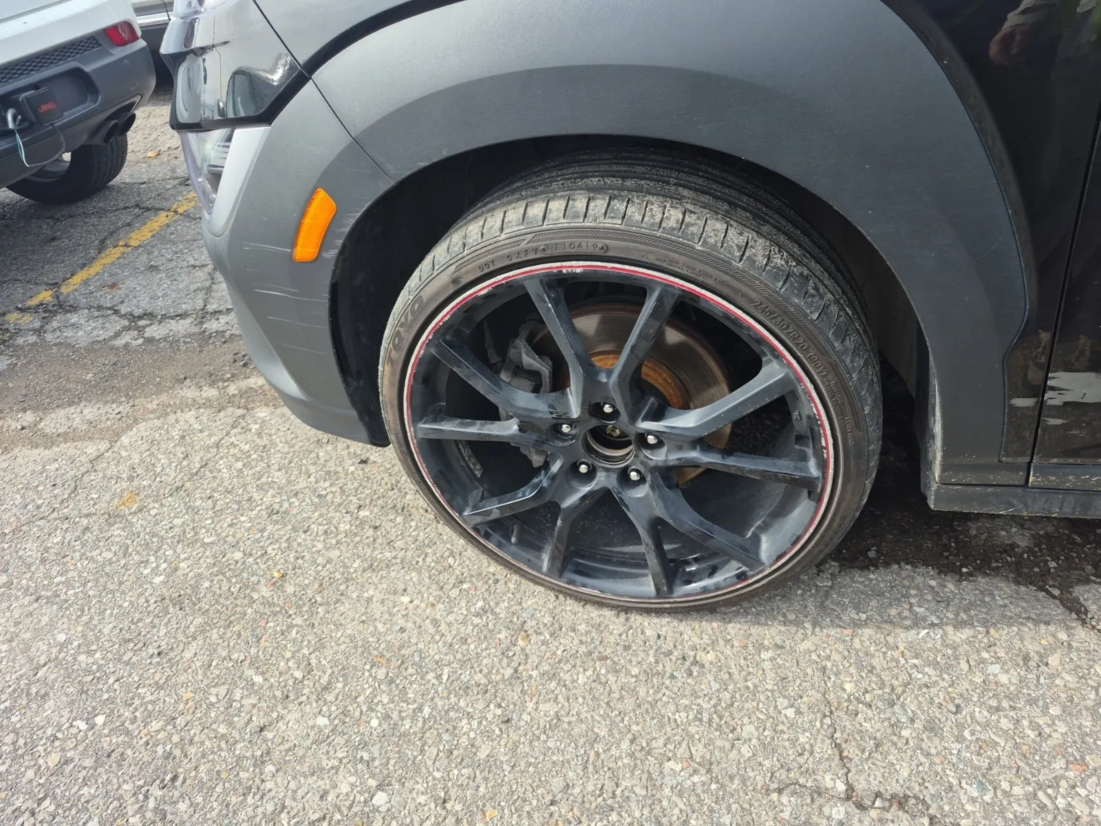 Front driver wheel/tire photo