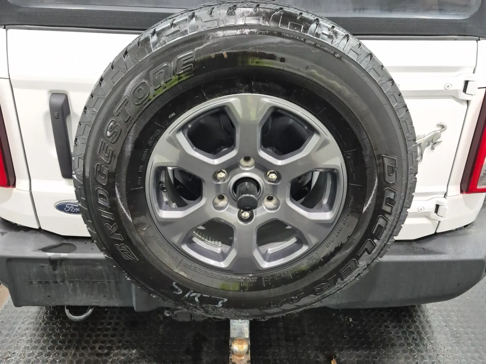 Spare Tire & Wheel Photo