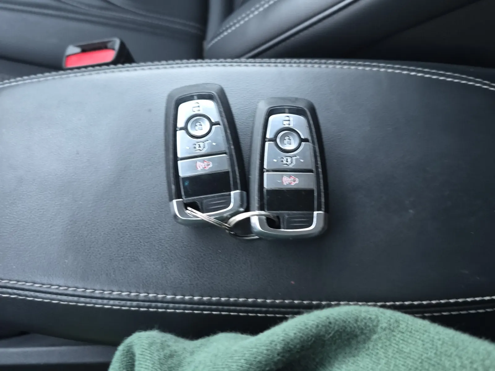 Keys/Fobs/Manual Photo
