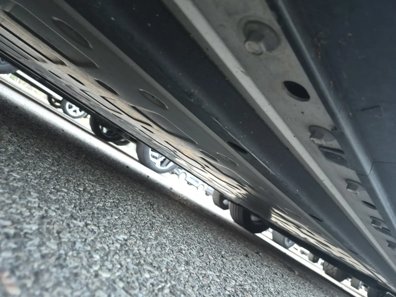 Undercarriage - Passenger Photo