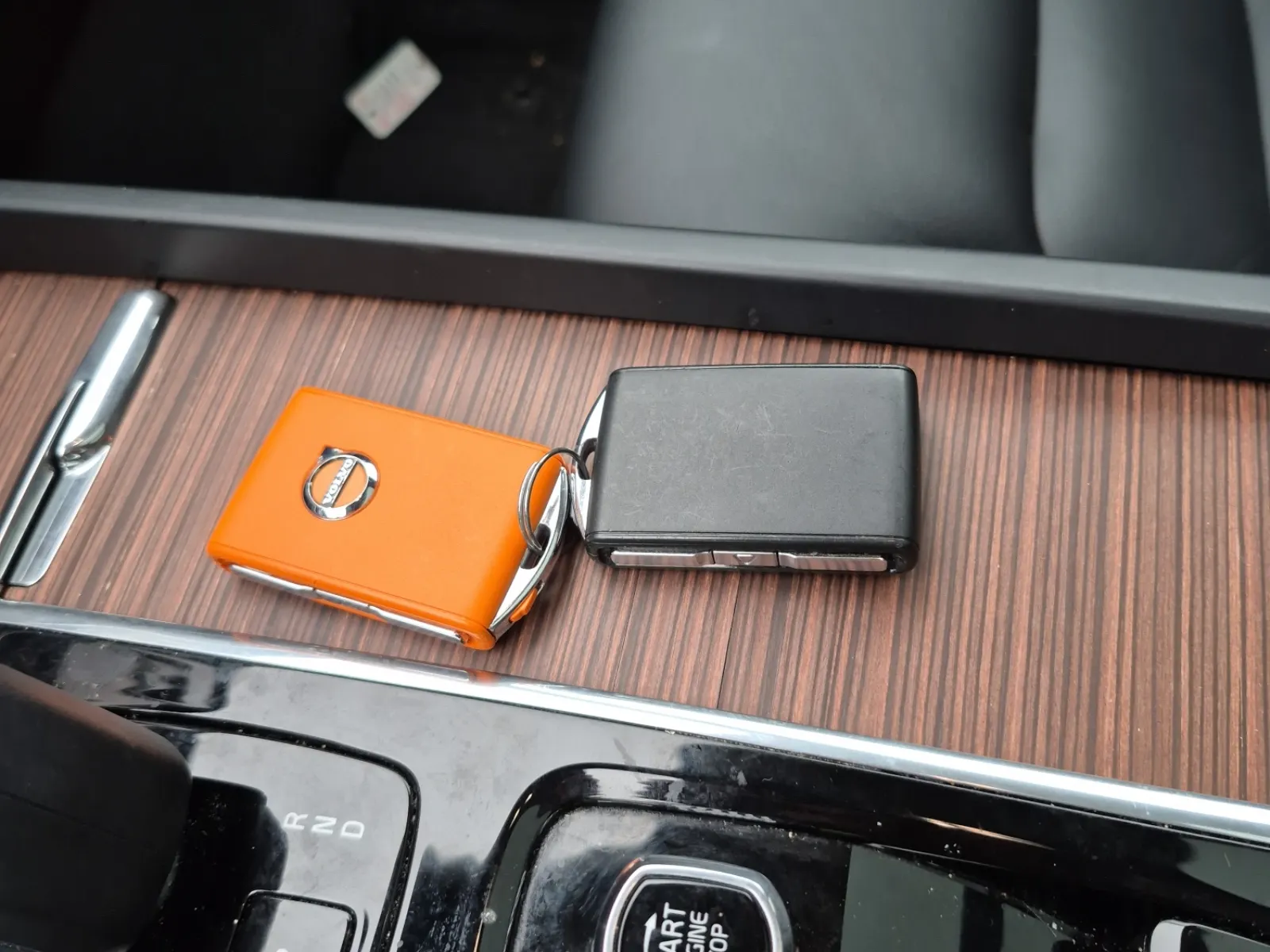 Keys/Fobs/Manual Photo