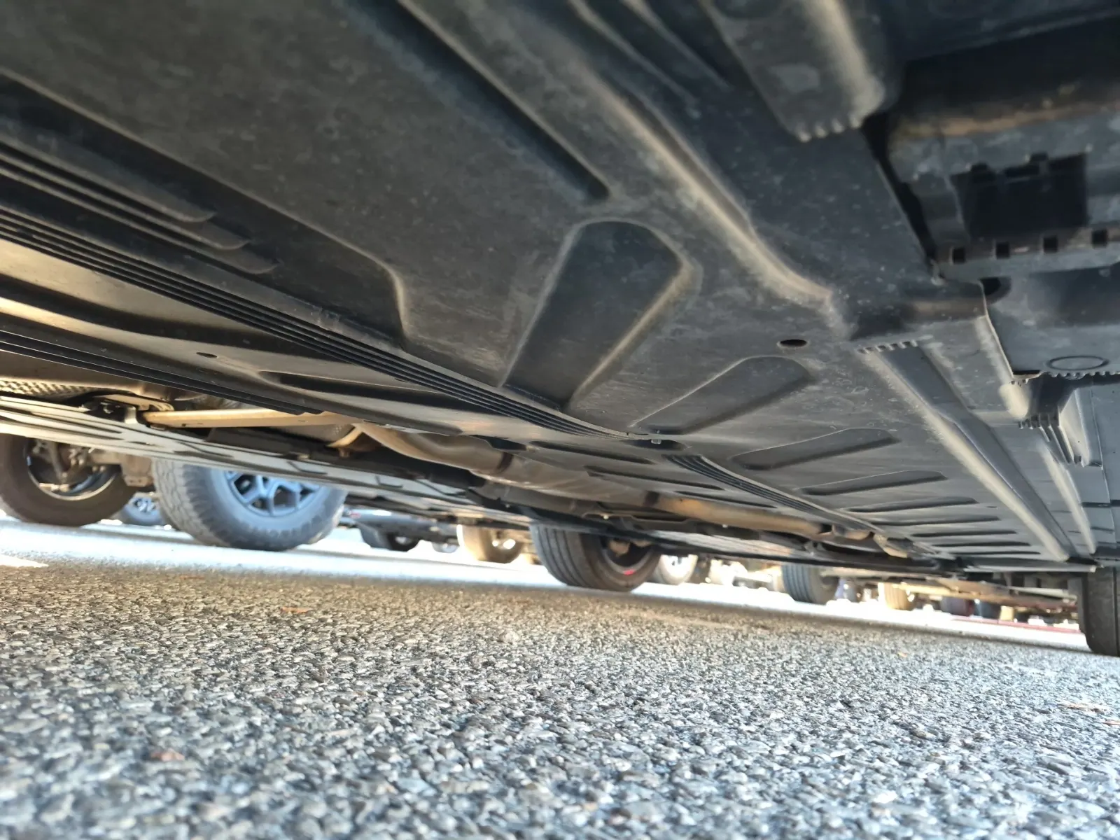Undercarriage - Passenger Photo