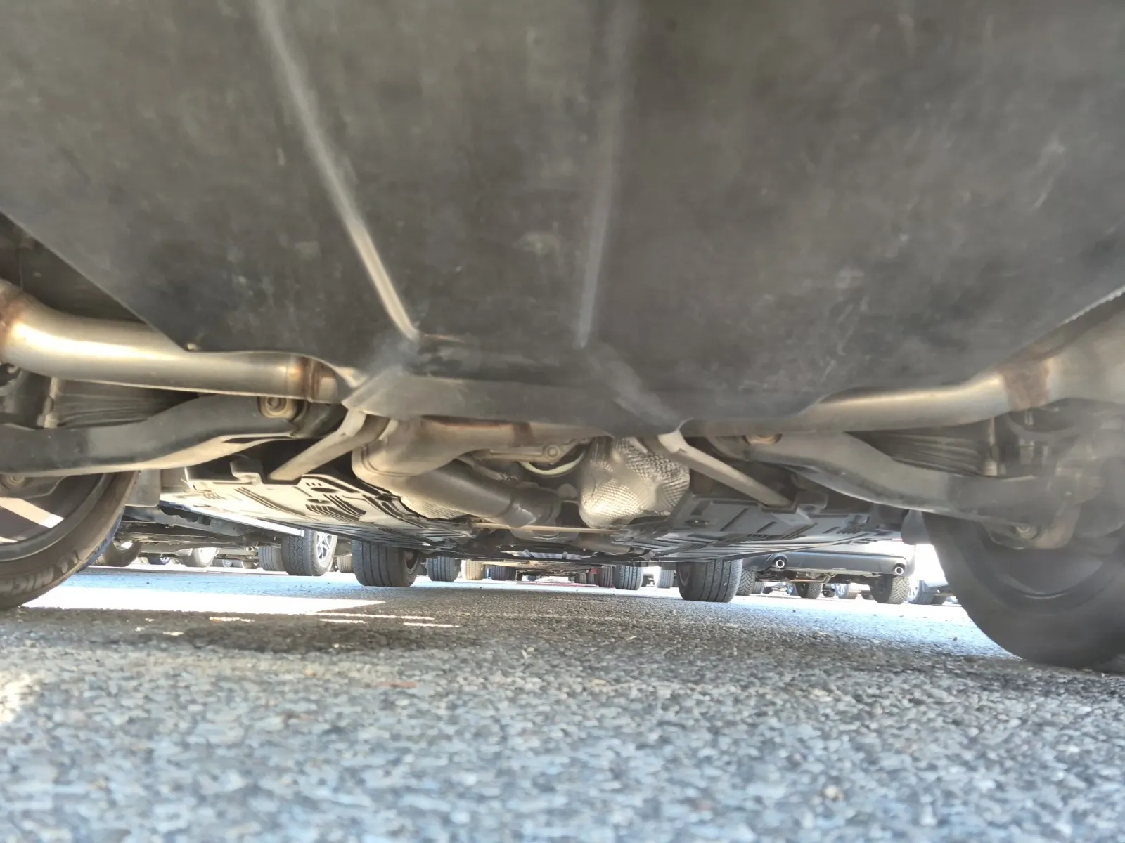 Undercarriage - Rear Photo