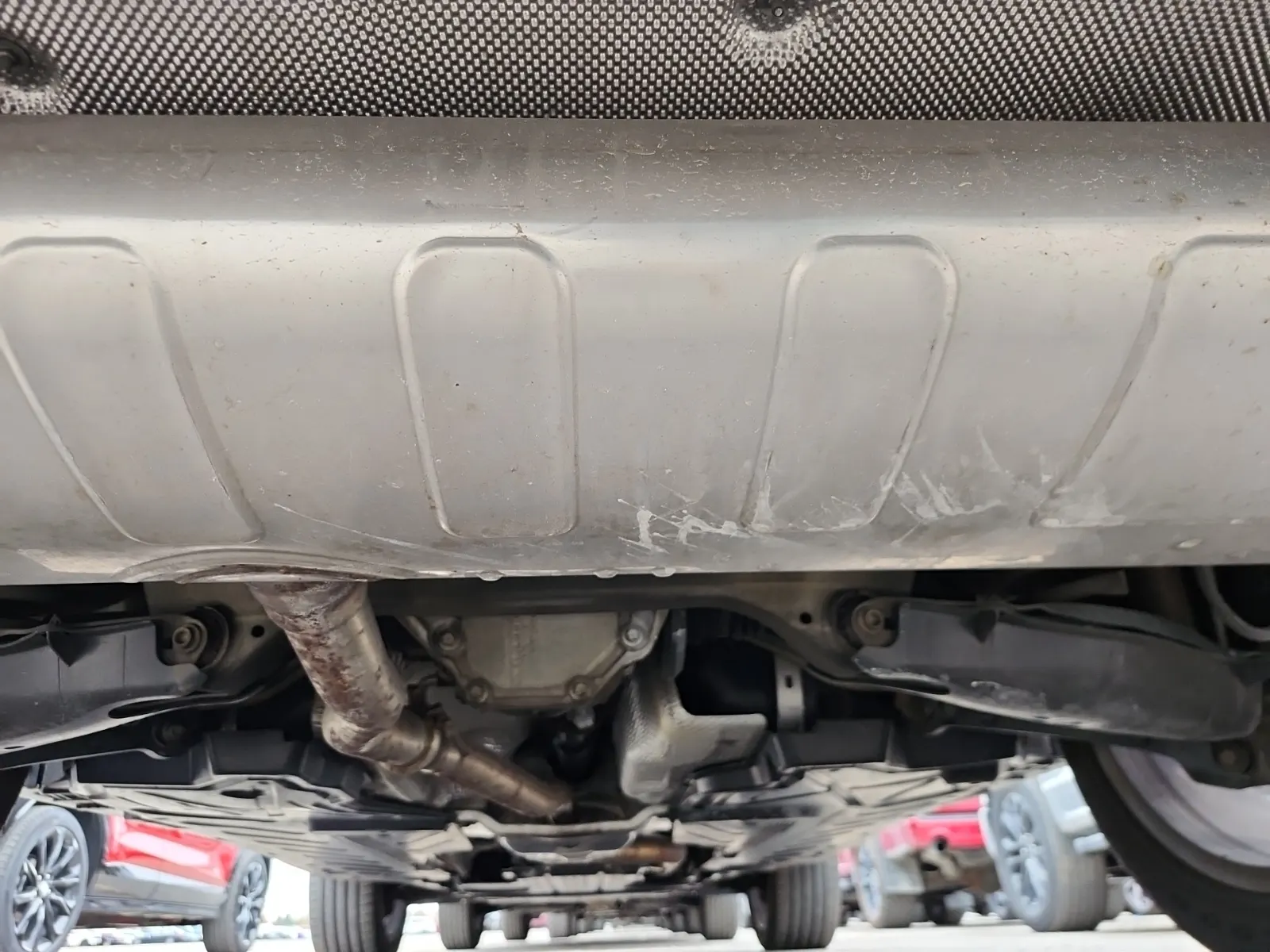Undercarriage - Rear Photo