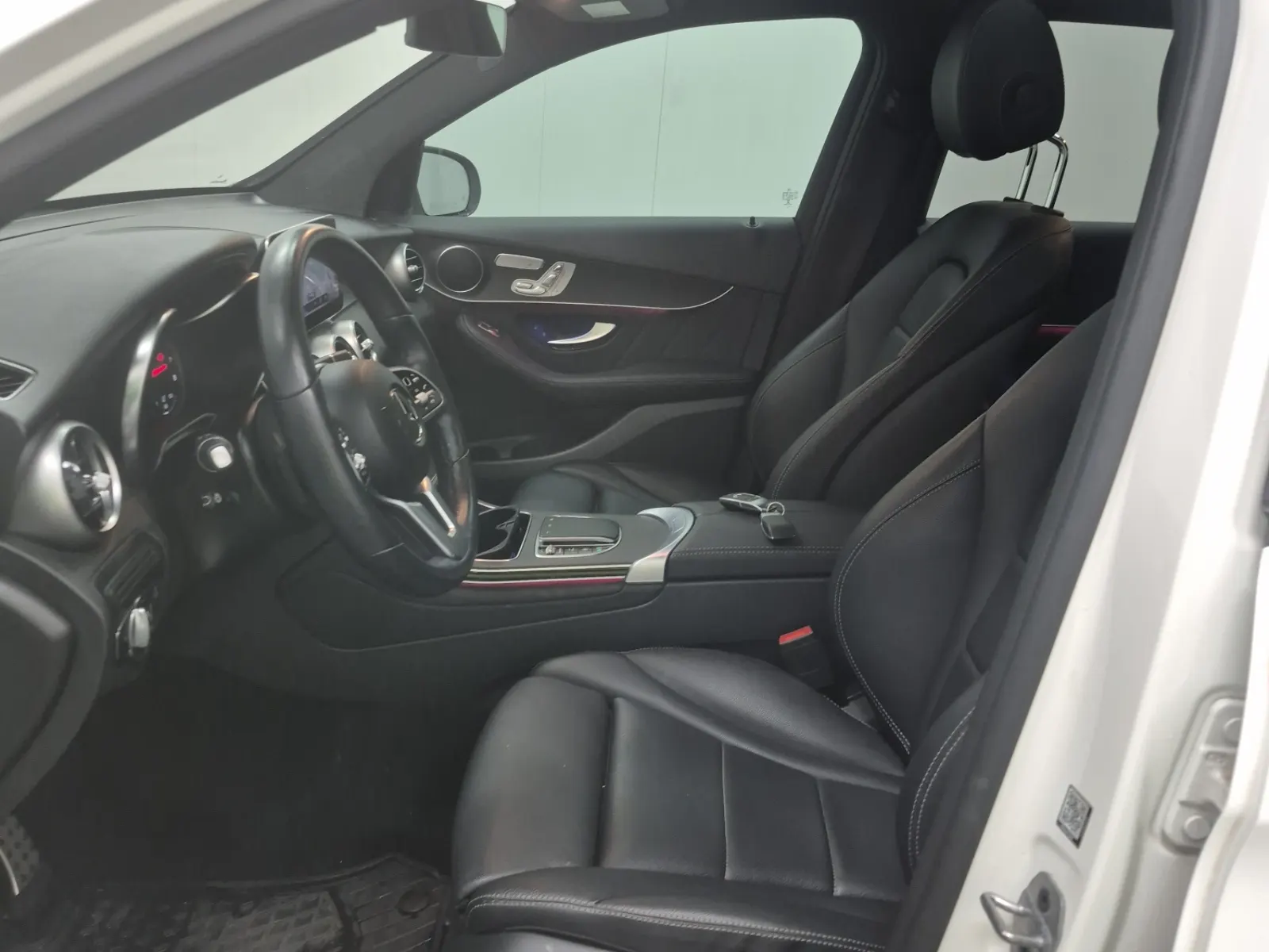 Front Interior Photo
