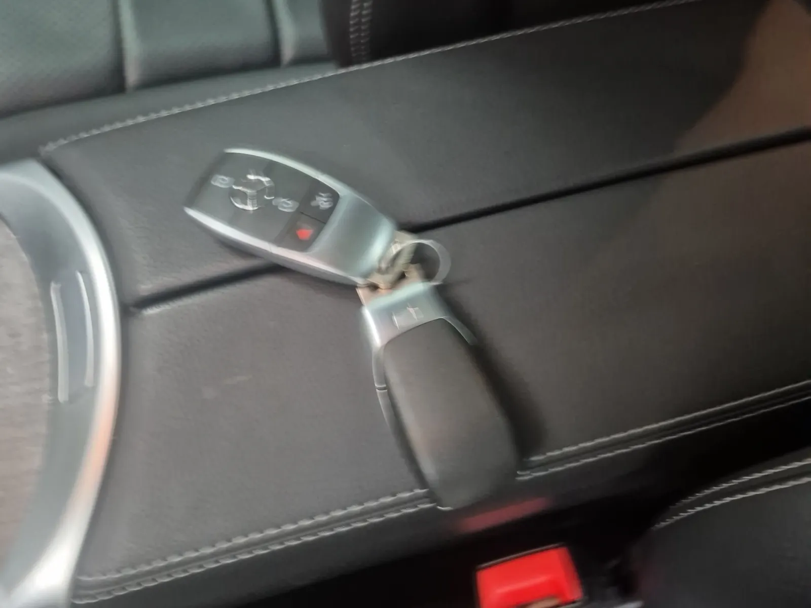 Keys/Fobs/Manual Photo