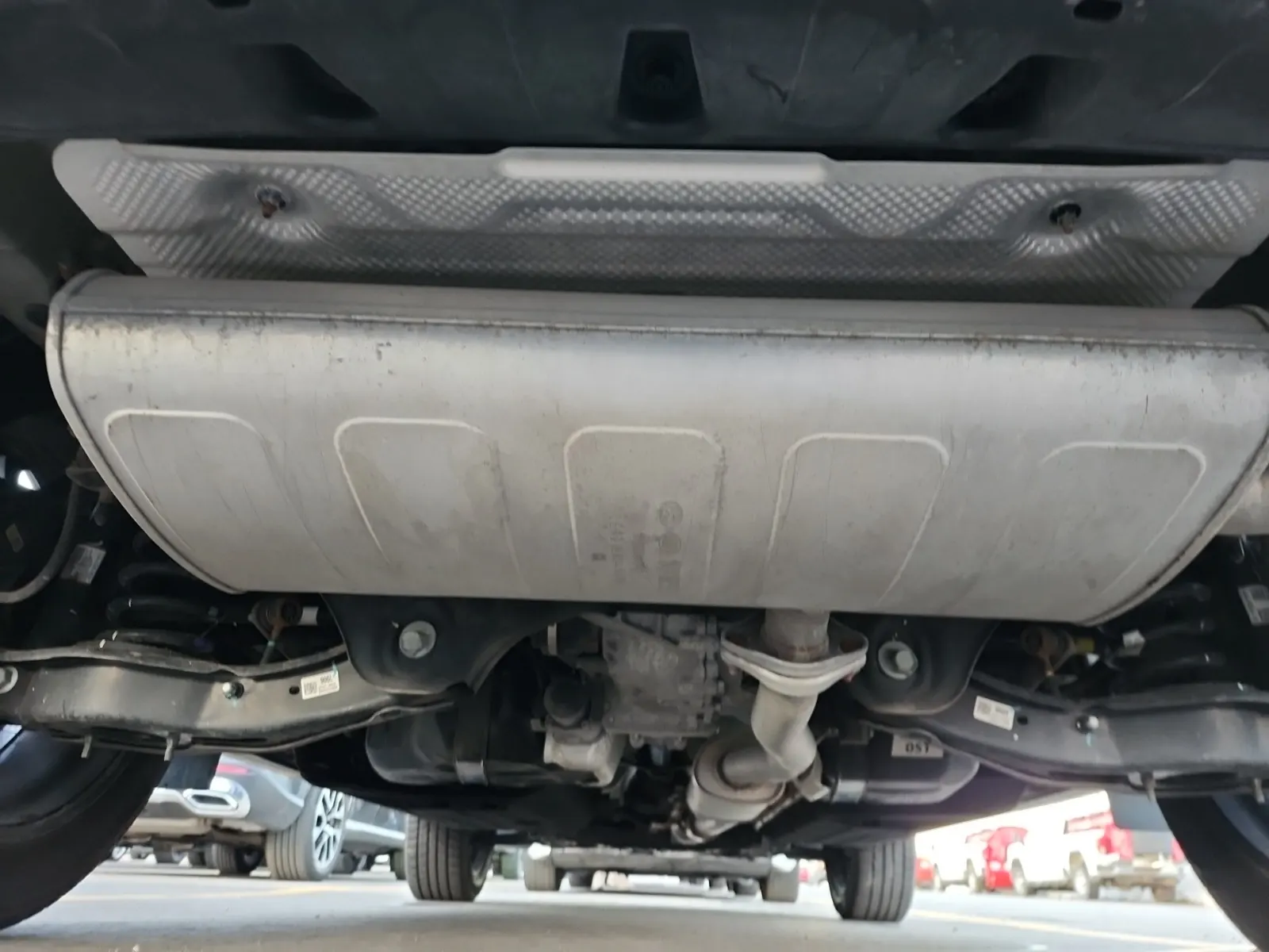 Undercarriage - Rear Photo