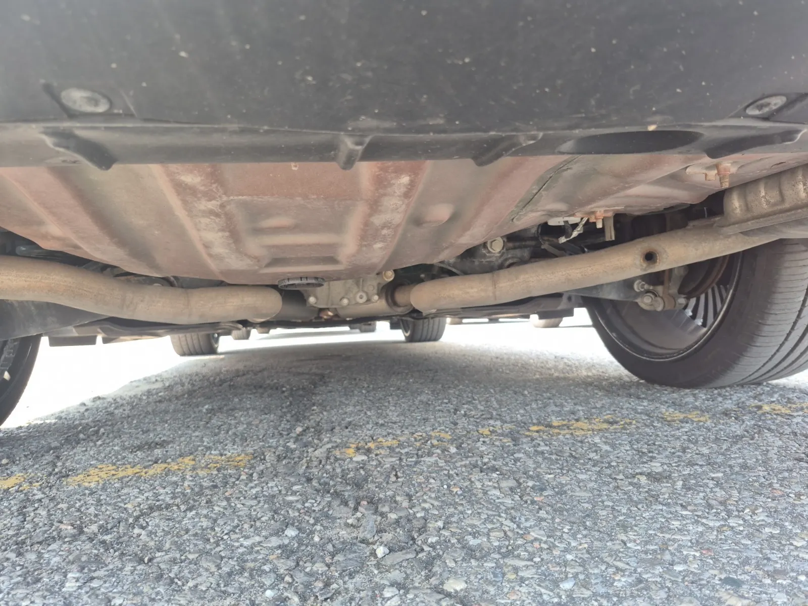 Undercarriage - Rear Photo
