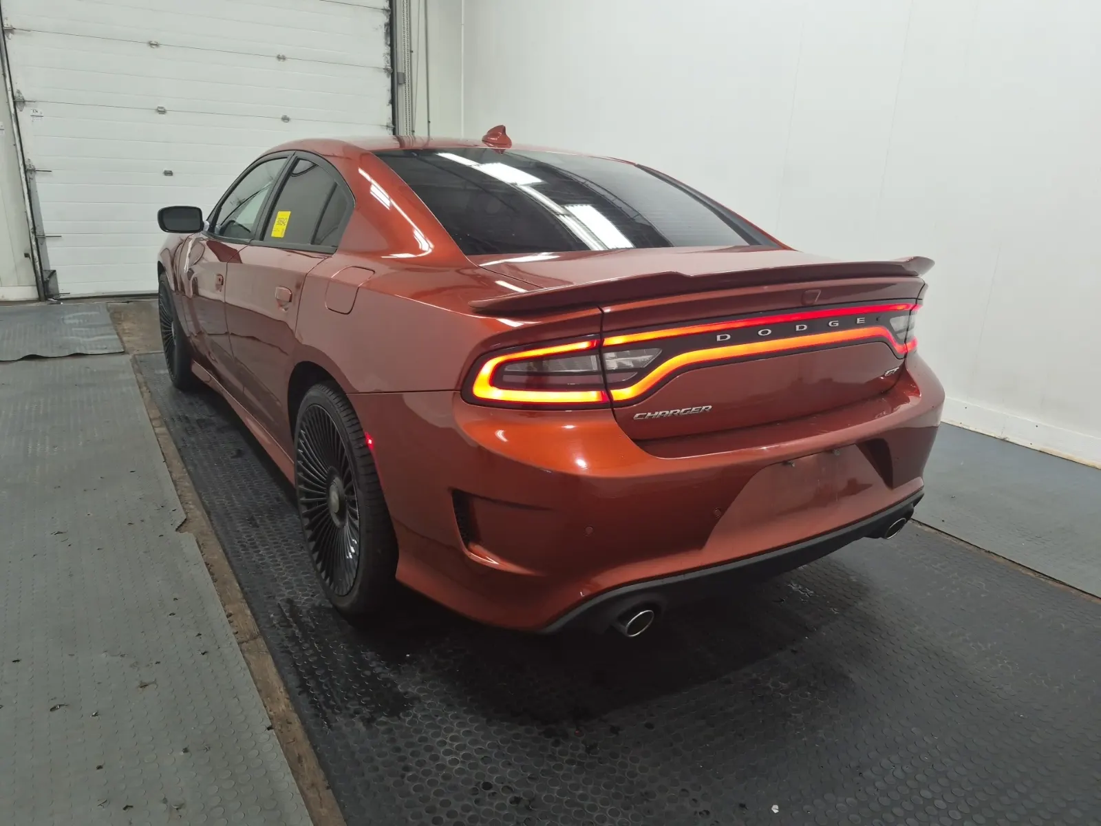Driver Rear 3/4 Photo