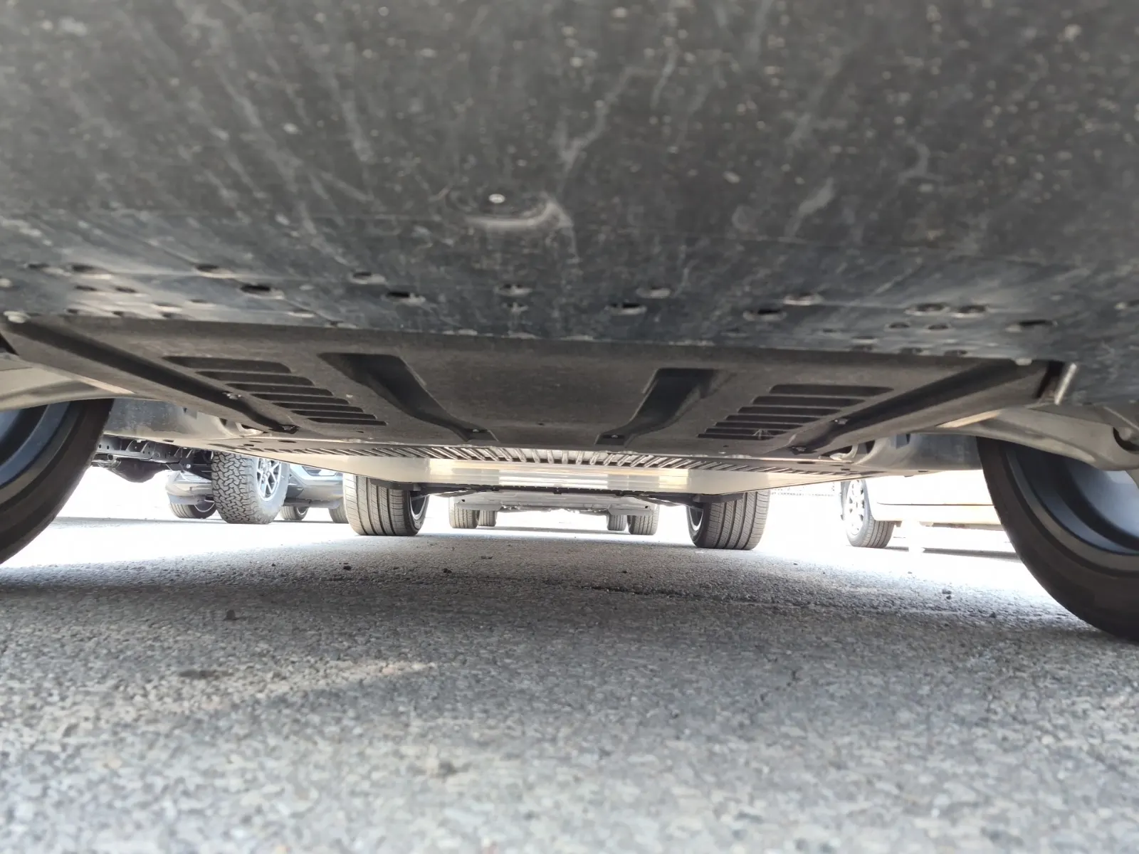 Undercarriage - Front Photo