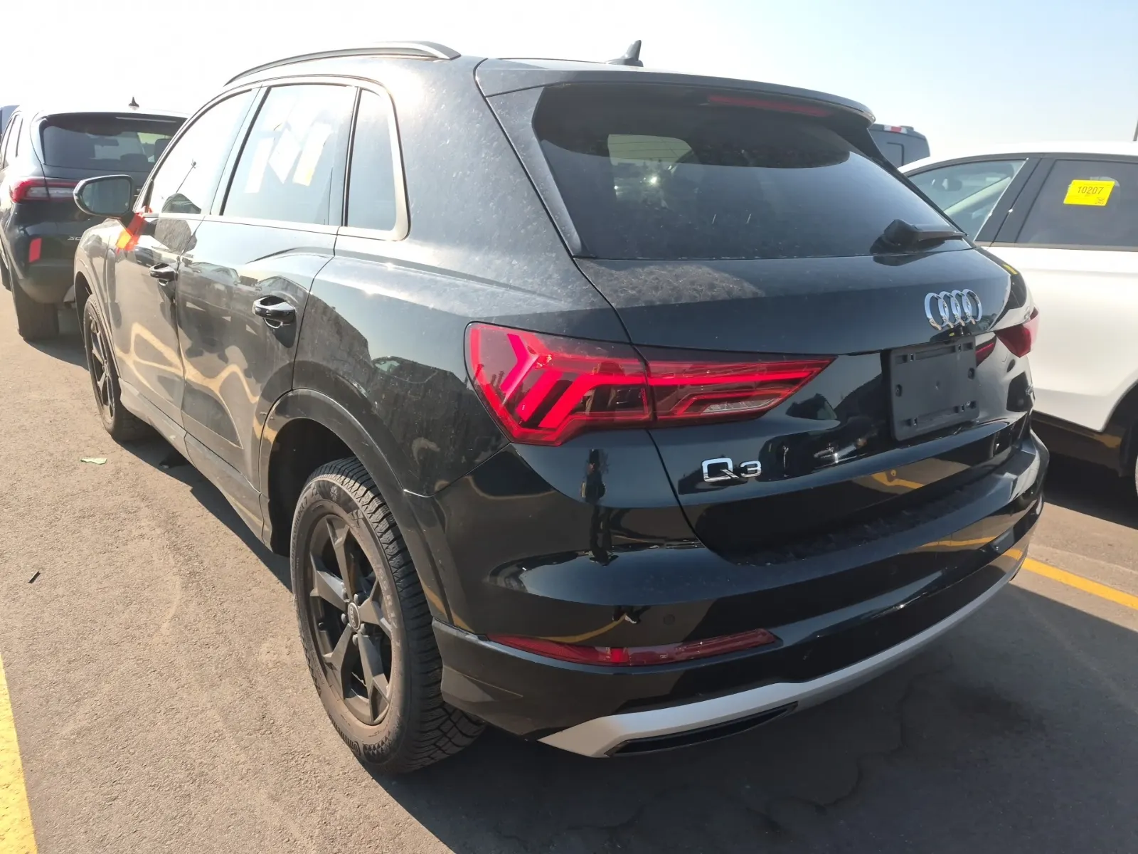 Driver Rear 3/4 Photo