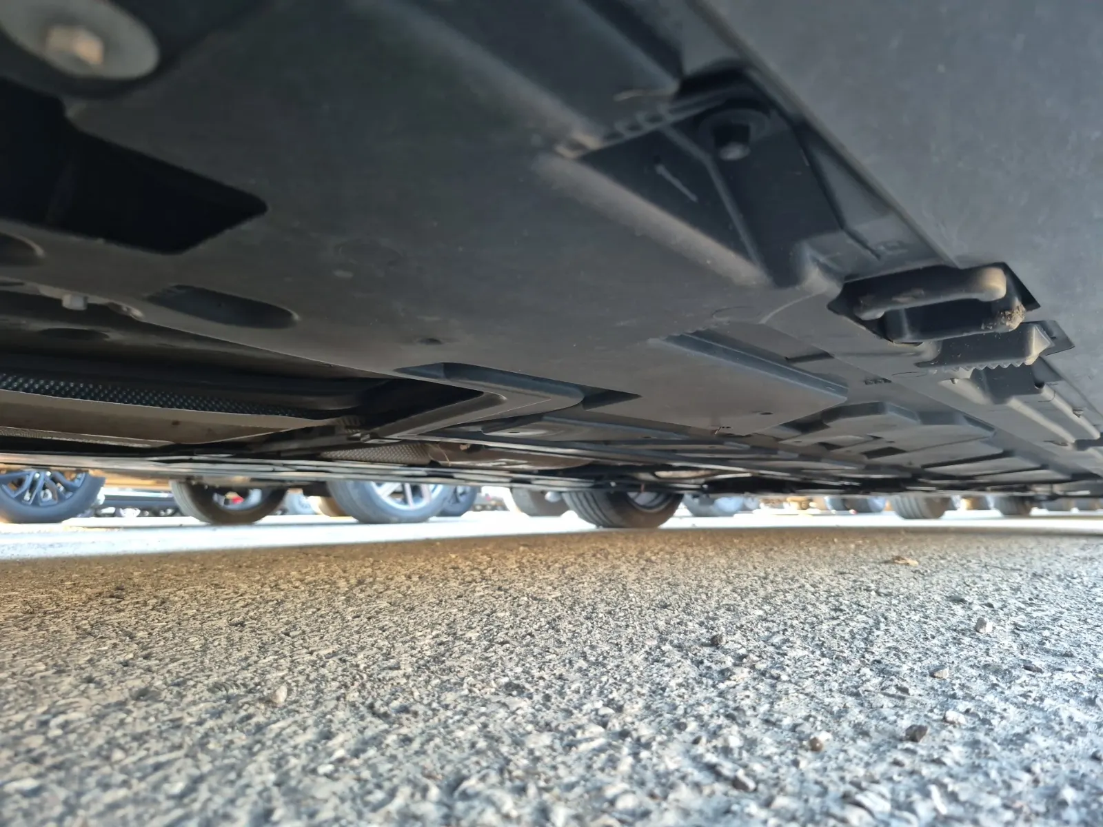 Undercarriage - Passenger Photo