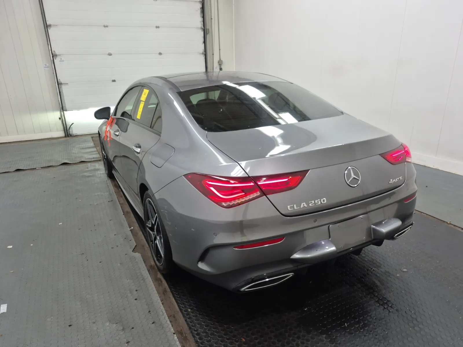 Driver Rear 3/4 Photo