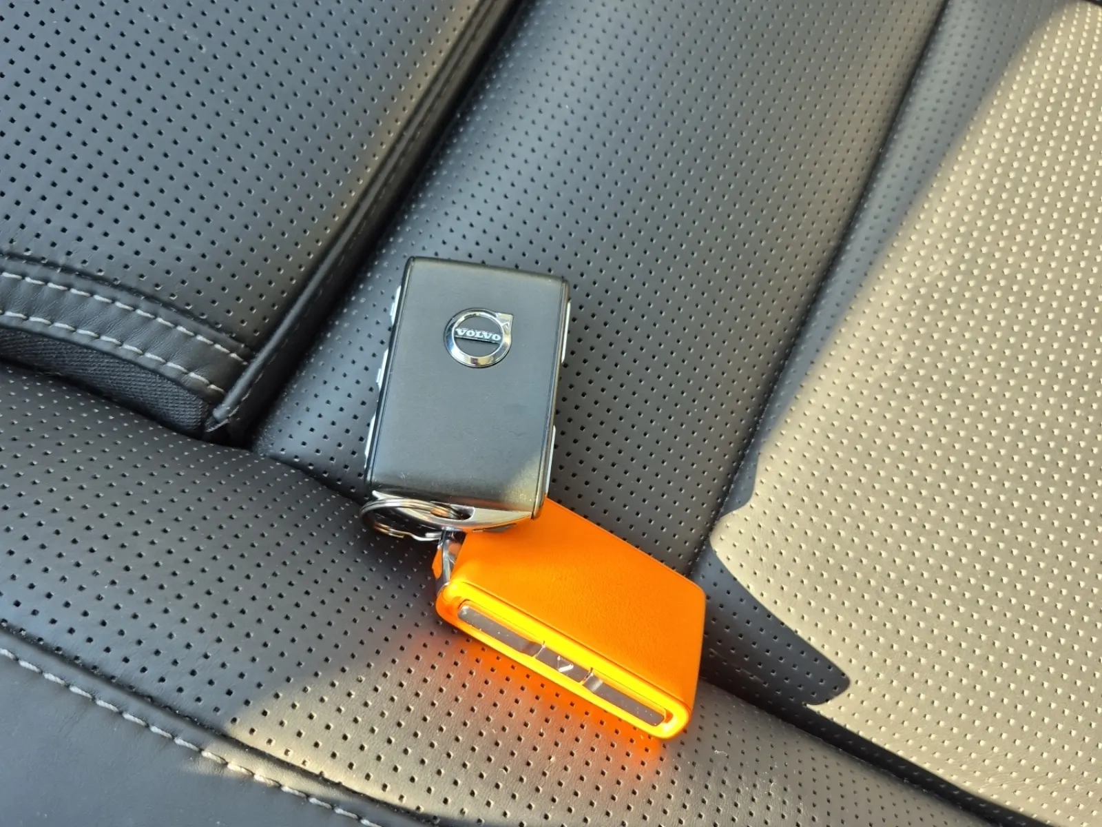 Keys/Fobs/Manual Photo