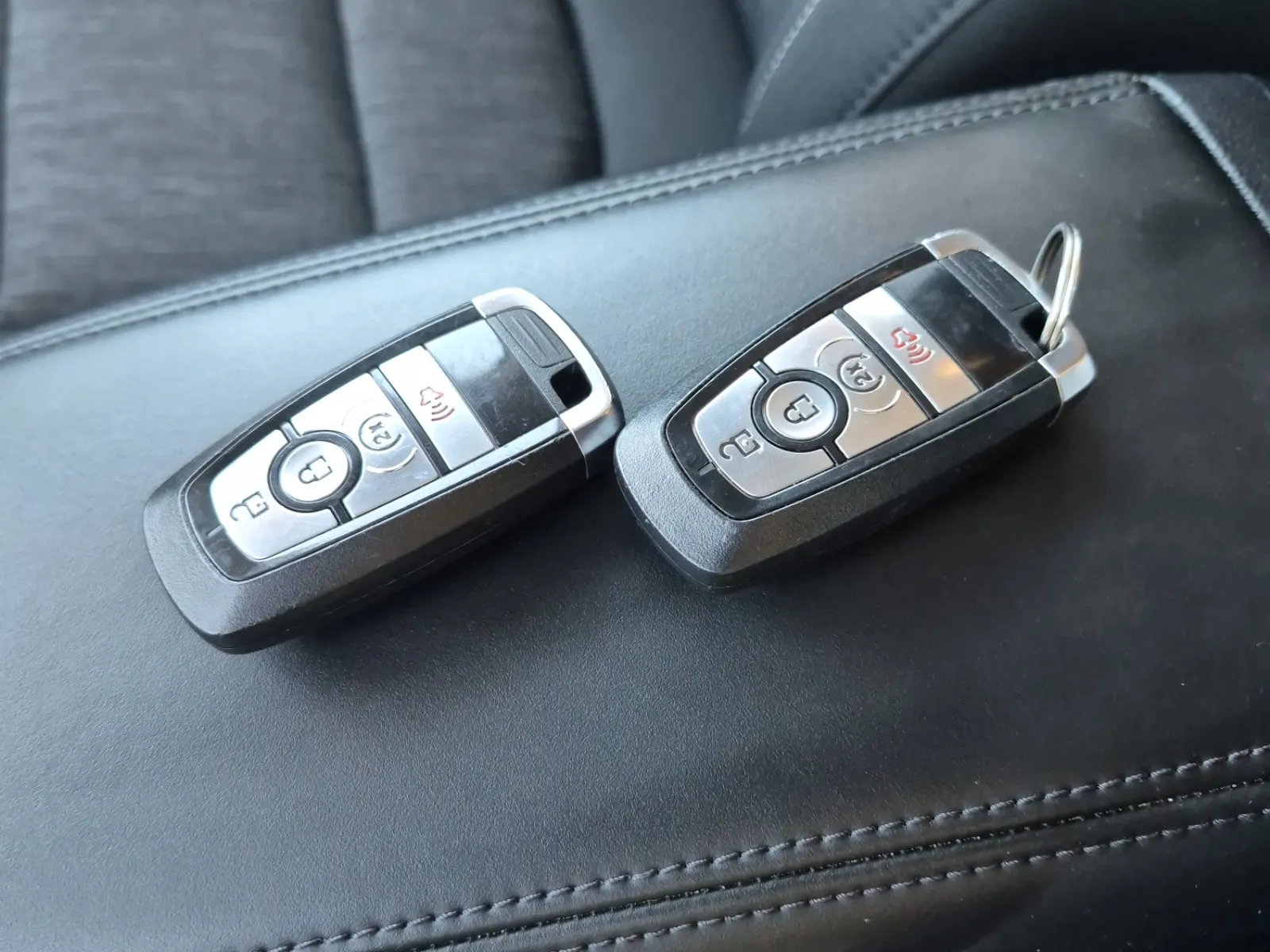 Keys/Fobs/Manual Photo