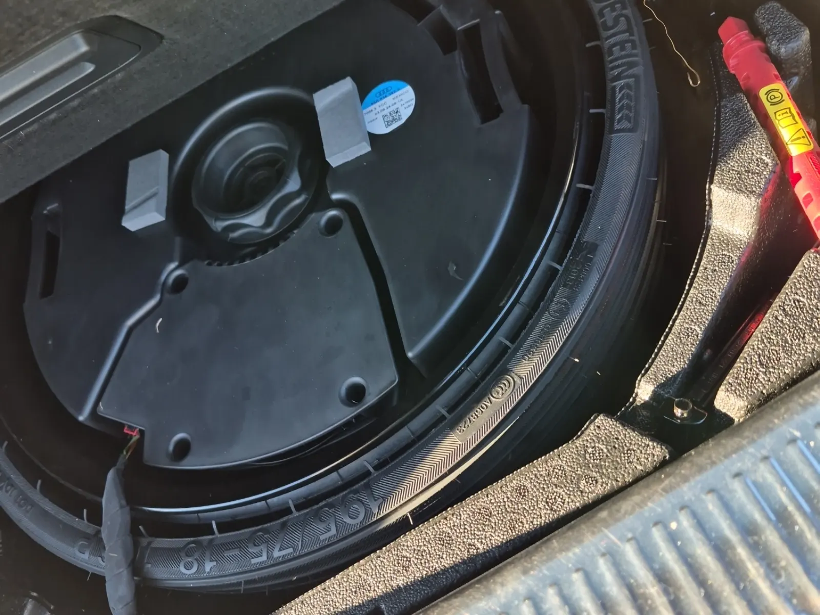 Spare Tire & Wheel Photo