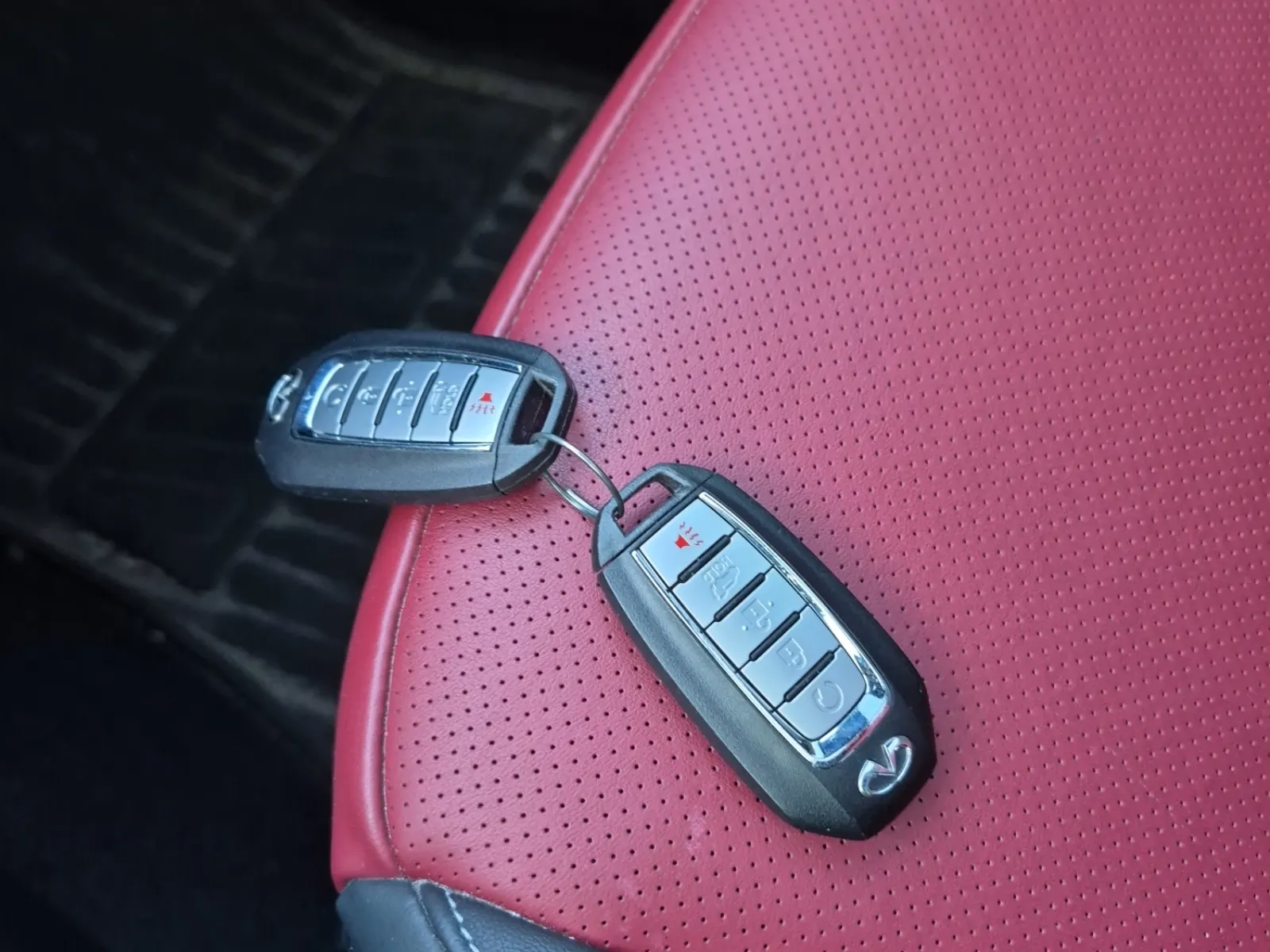 Keys/Fobs/Manual Photo