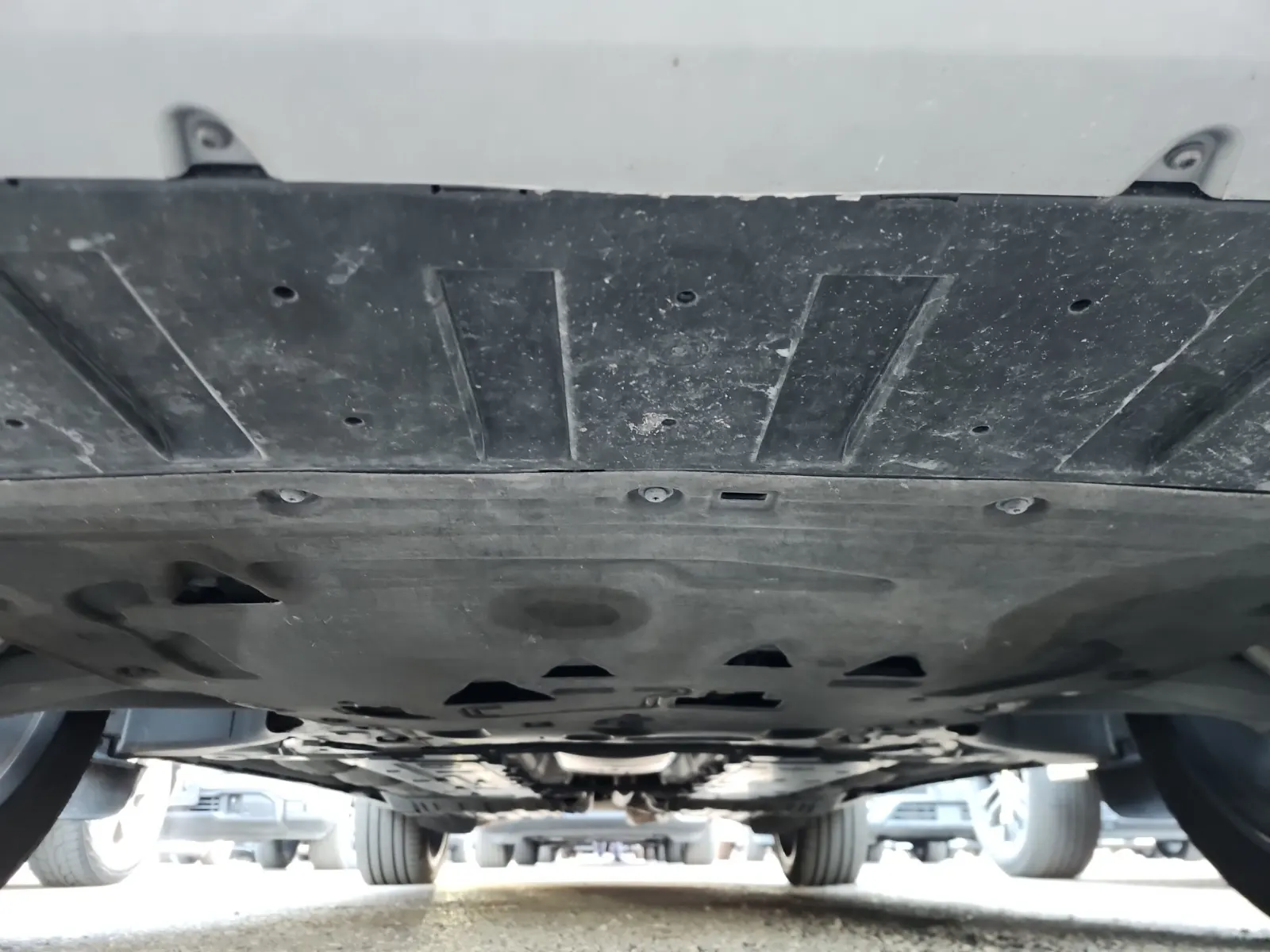 Undercarriage - Front Photo