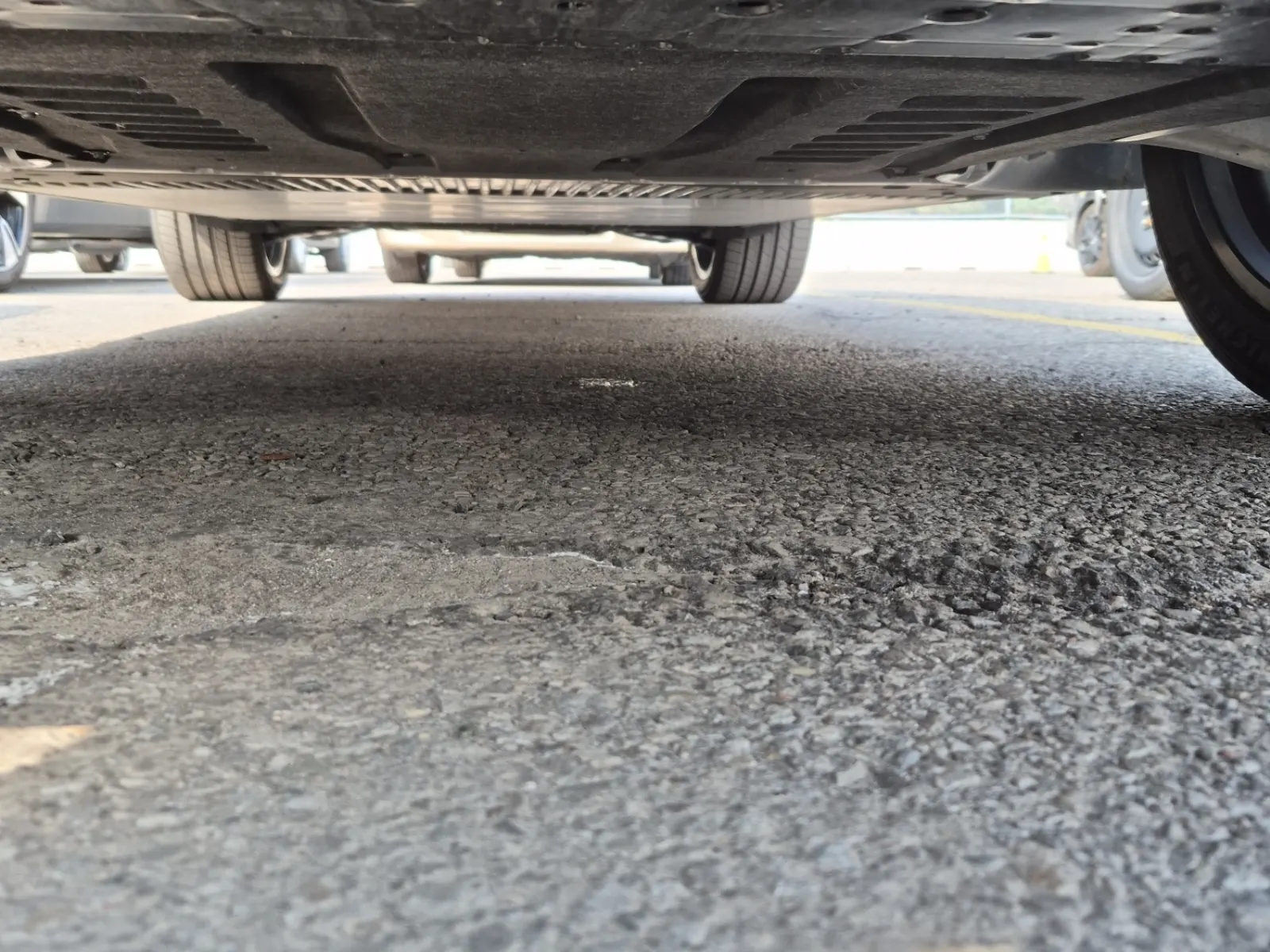 Undercarriage - Front Photo