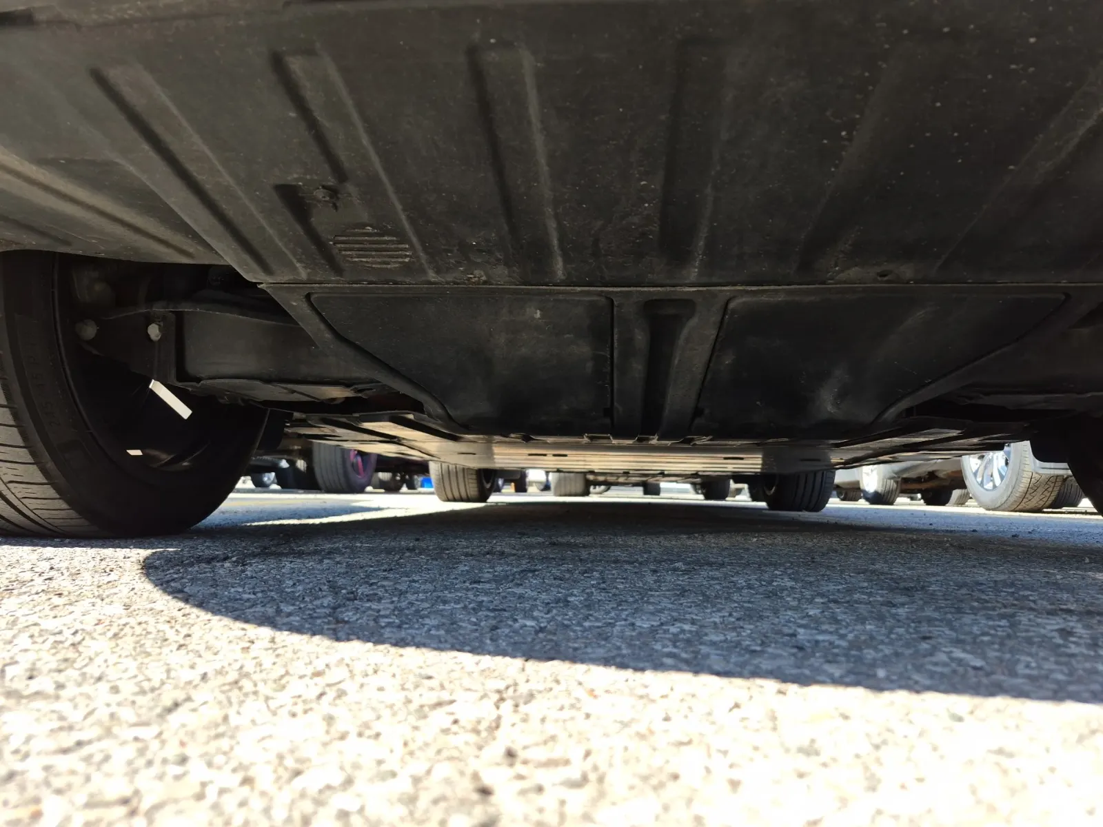 Undercarriage - Rear Photo