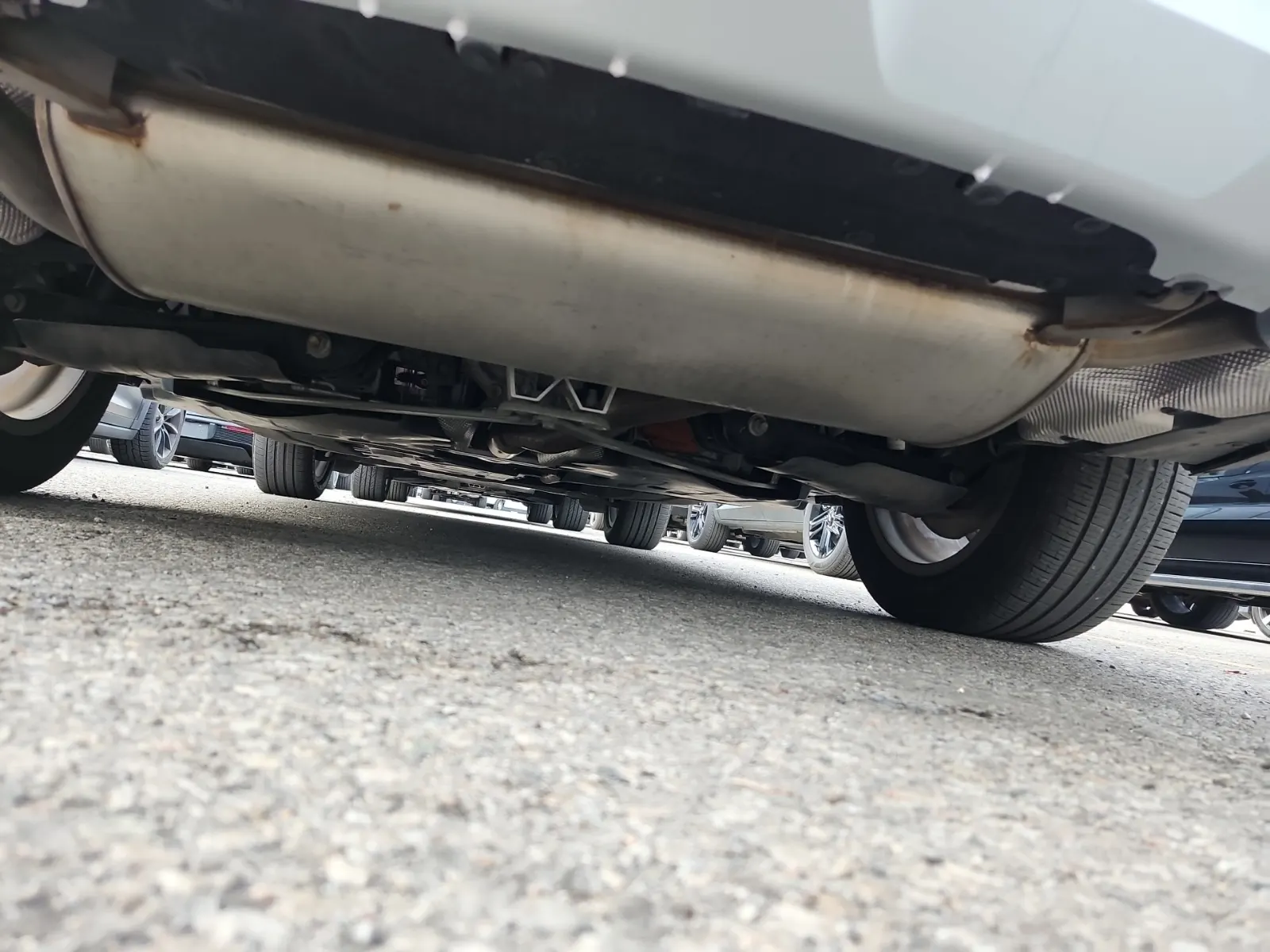 Undercarriage - Rear Photo