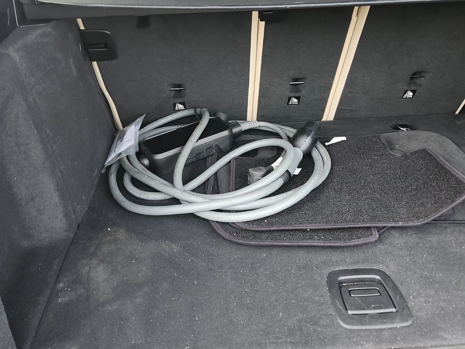 Charging Cable Photo