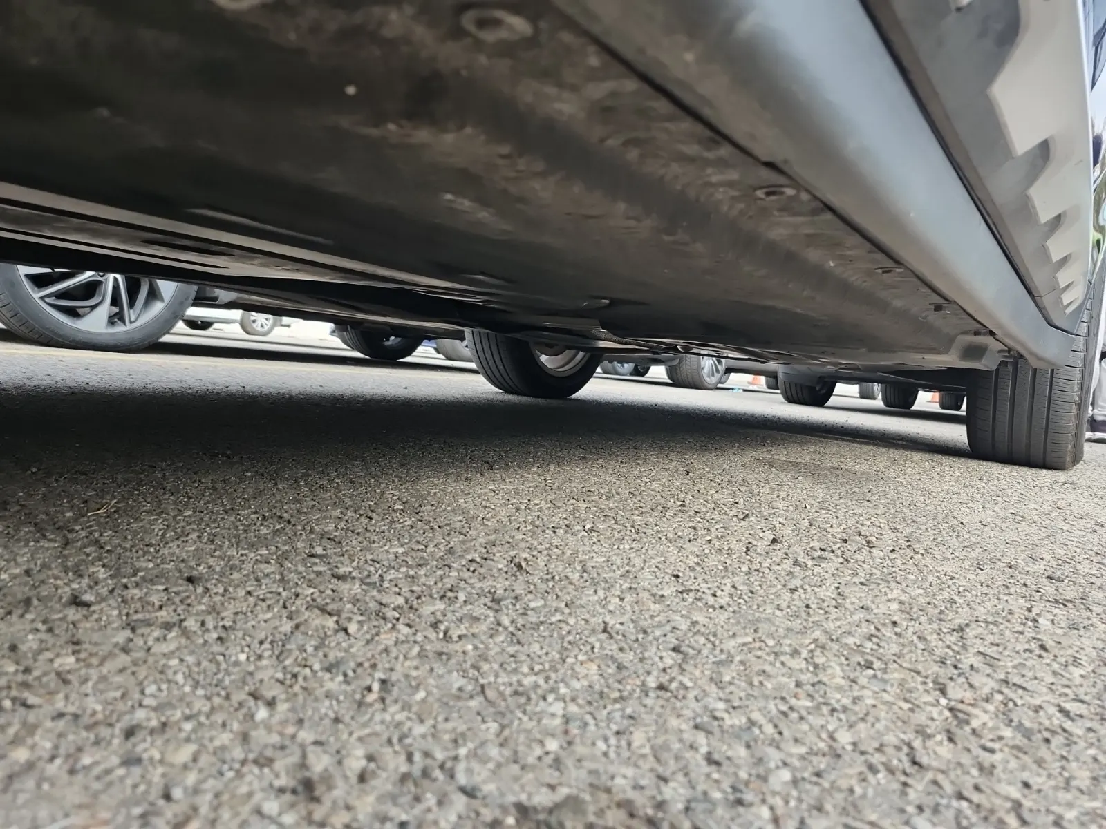 Undercarriage - Driver Photo