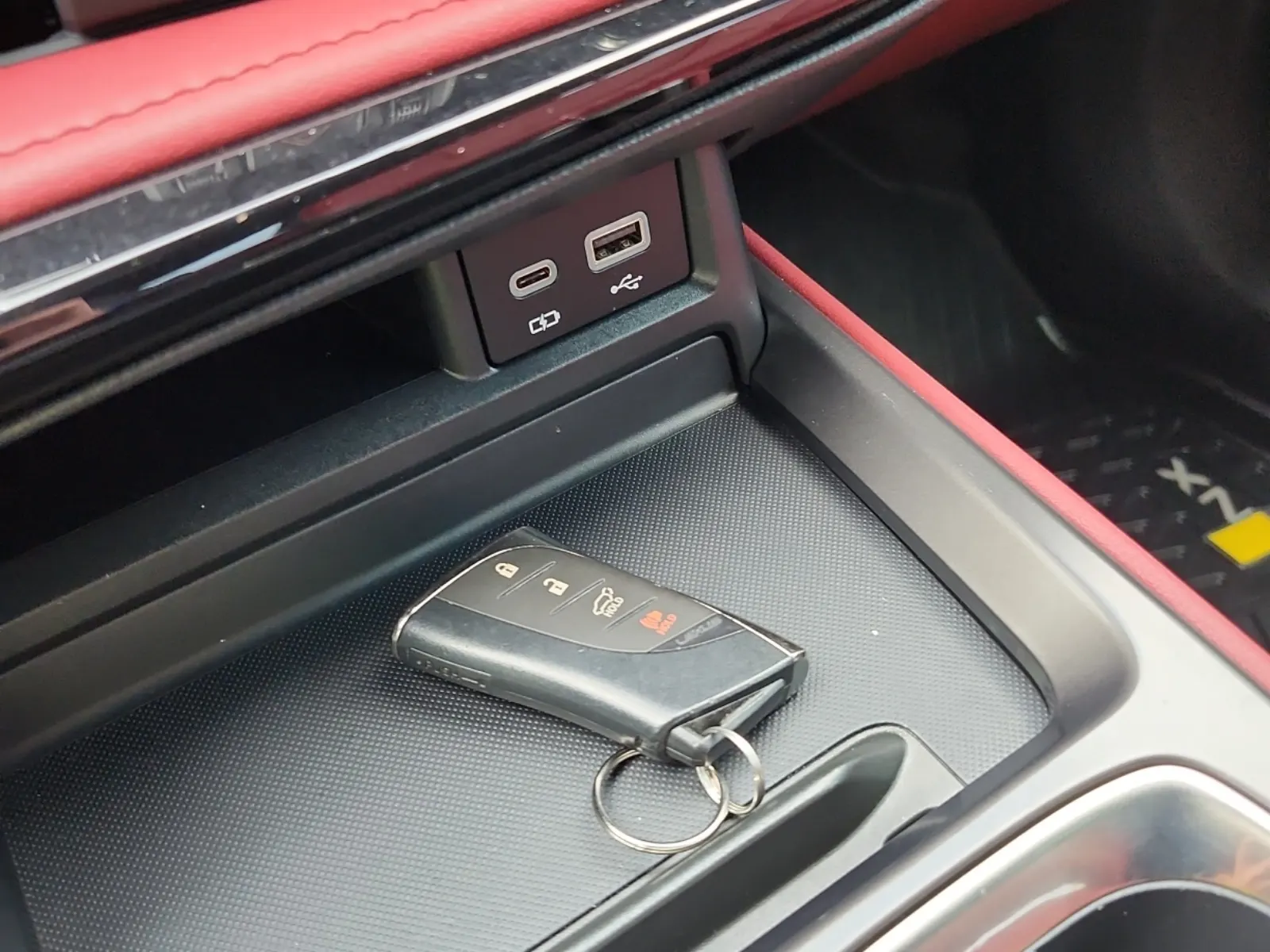 Keys/Fobs/Manual Photo