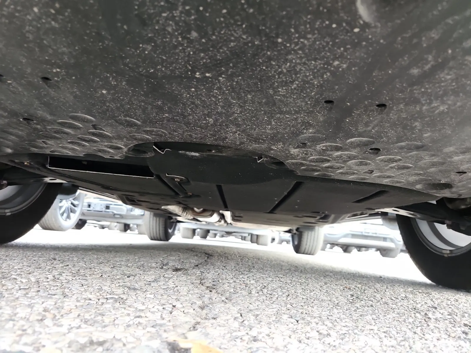 Undercarriage - Front Photo