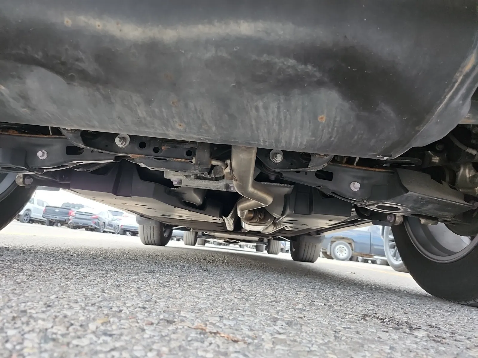 Undercarriage - Rear Photo