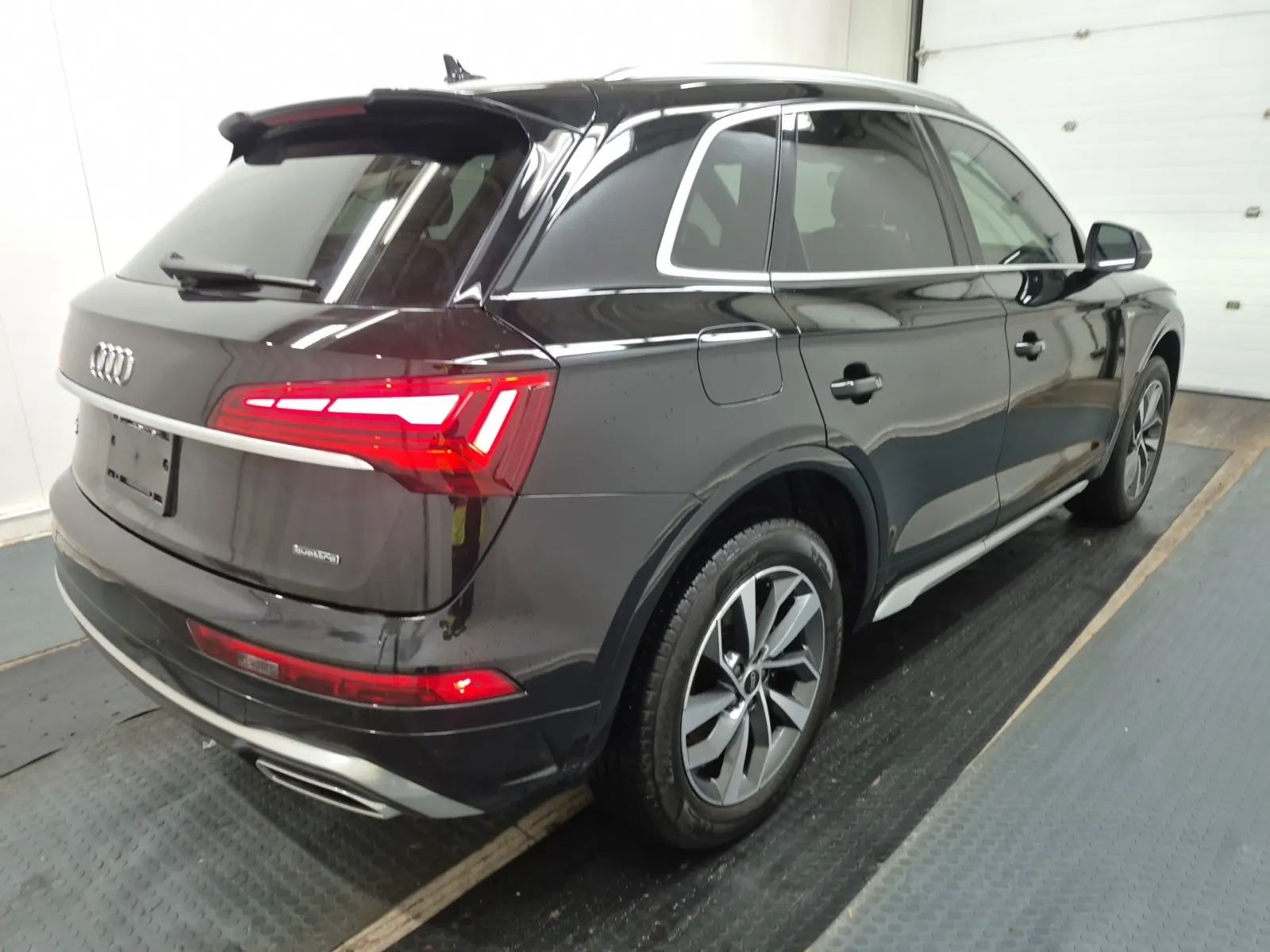 Passenger Rear 3/4 Photo