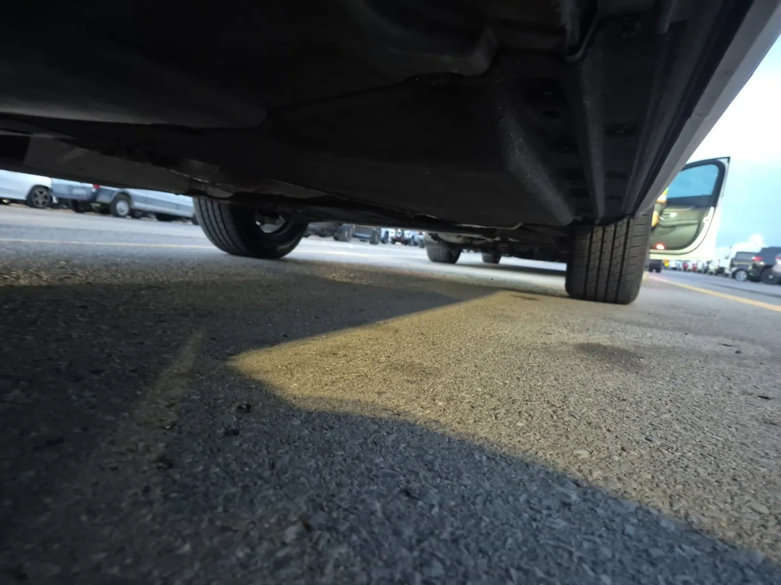 Undercarriage - Passenger Photo