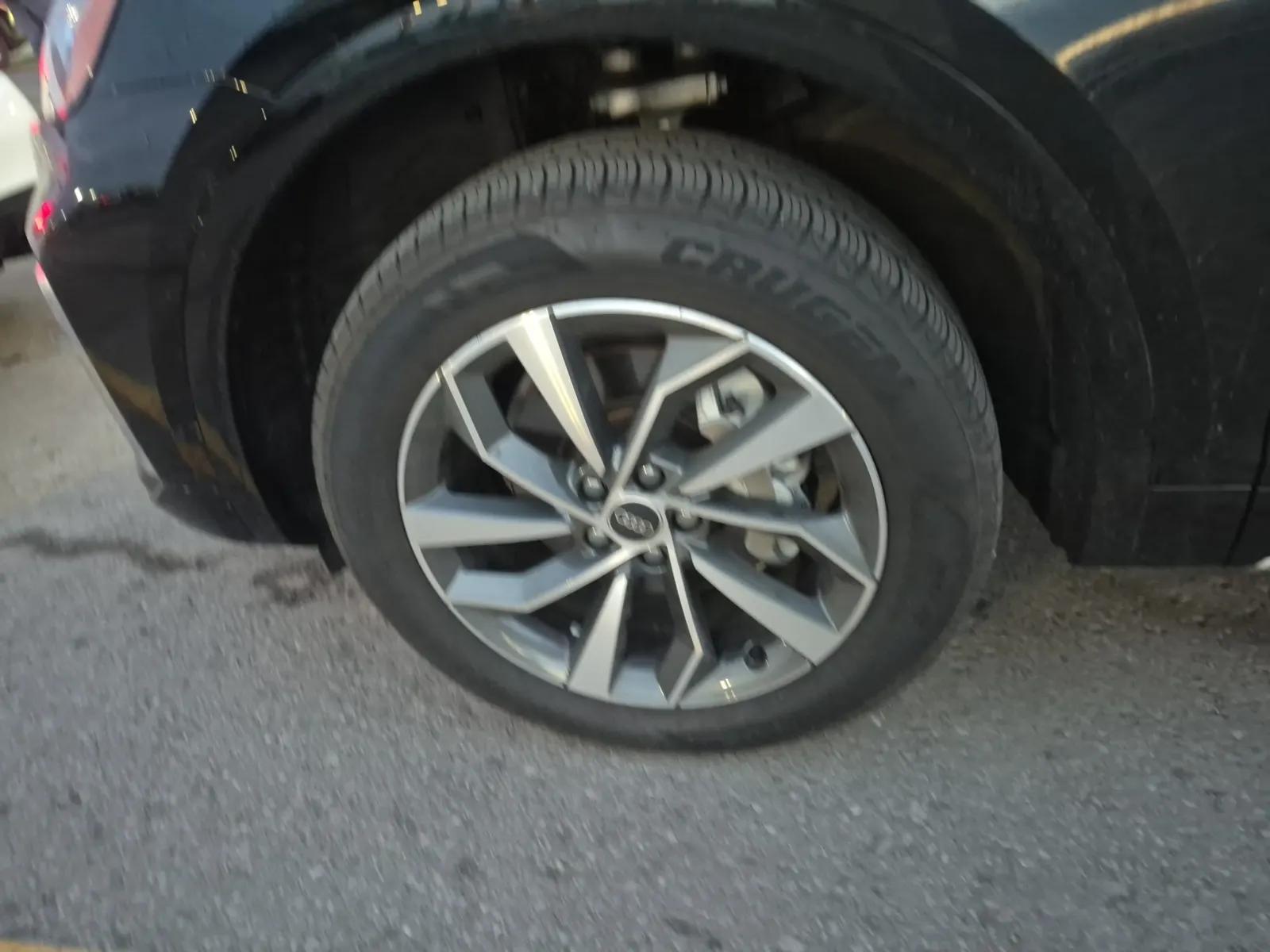Front driver wheel/tire photo