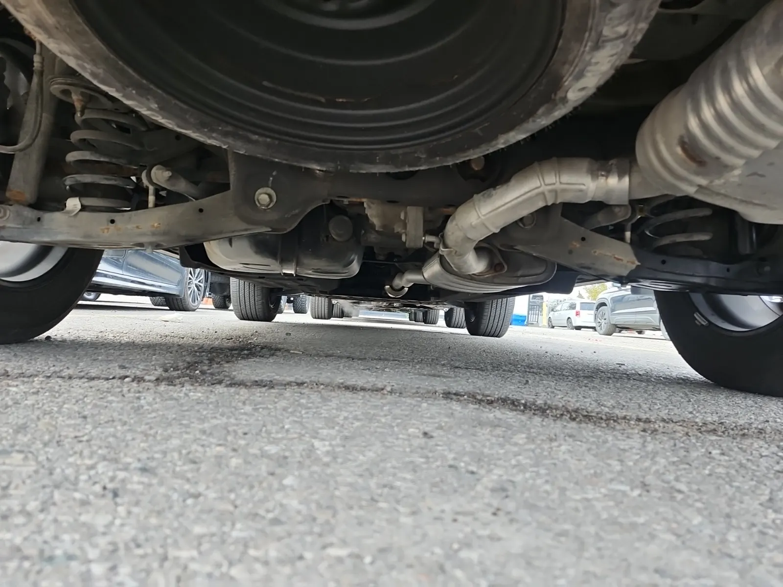 Undercarriage - Rear Photo