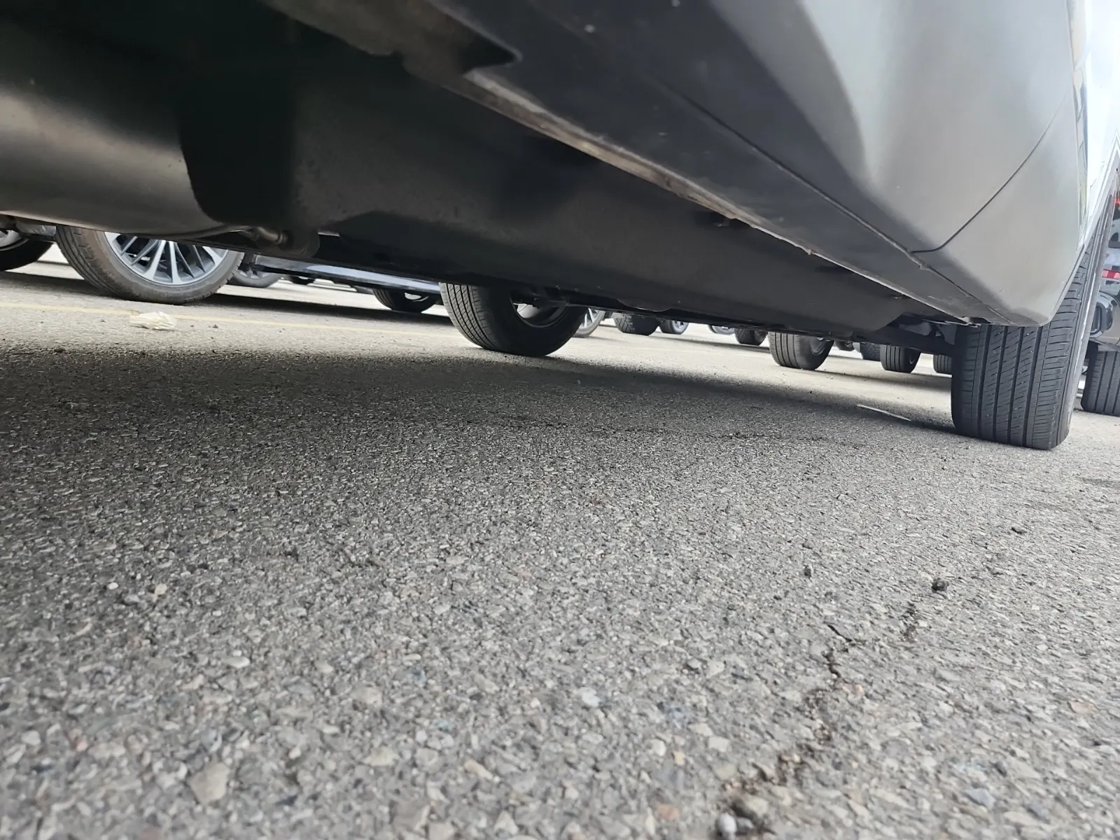 Undercarriage - Passenger Photo