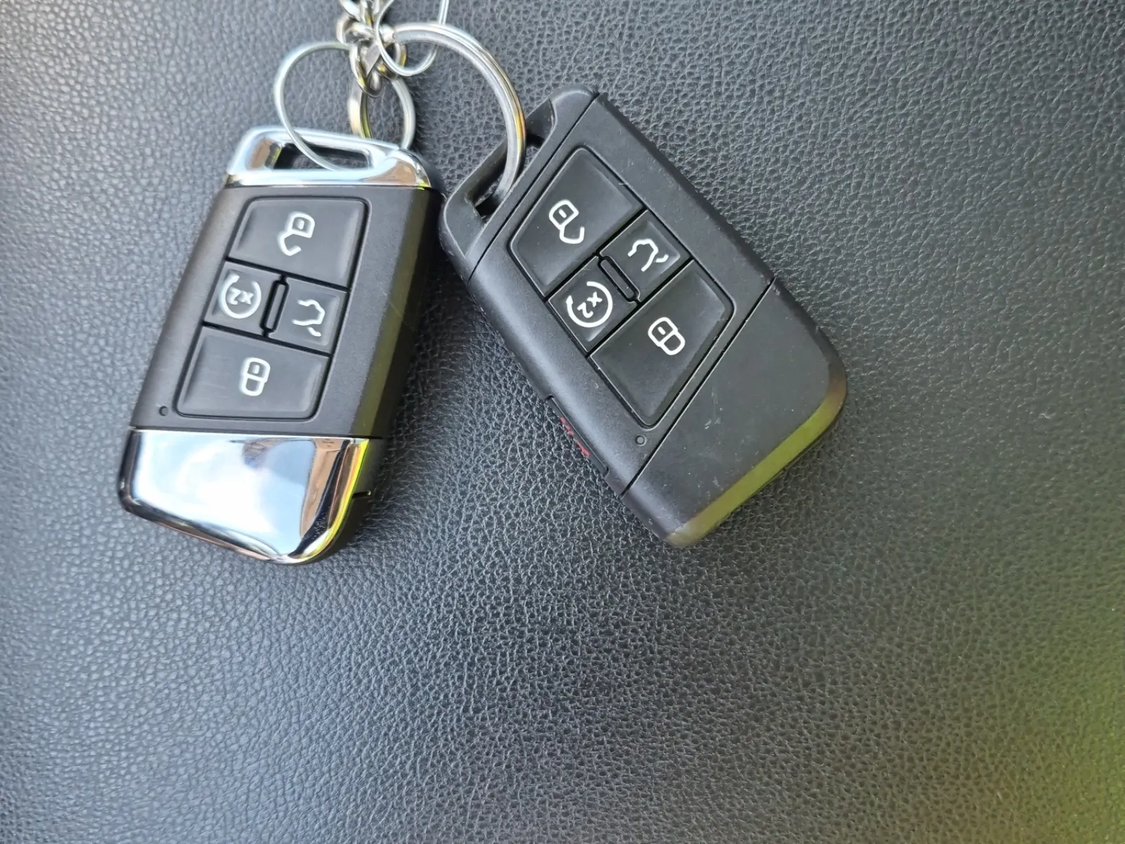 Keys/Fobs/Manual Photo