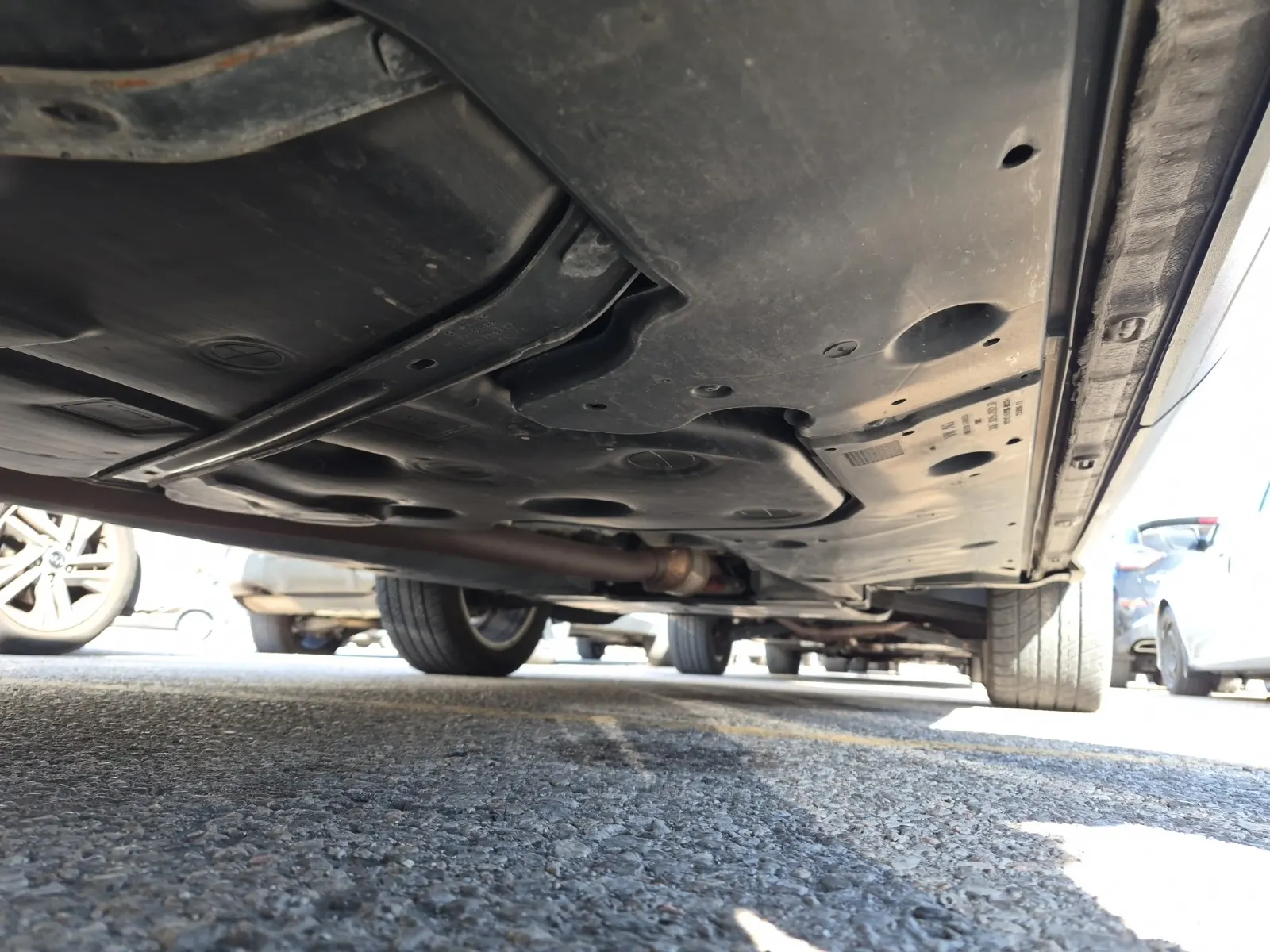 Undercarriage - Passenger Photo