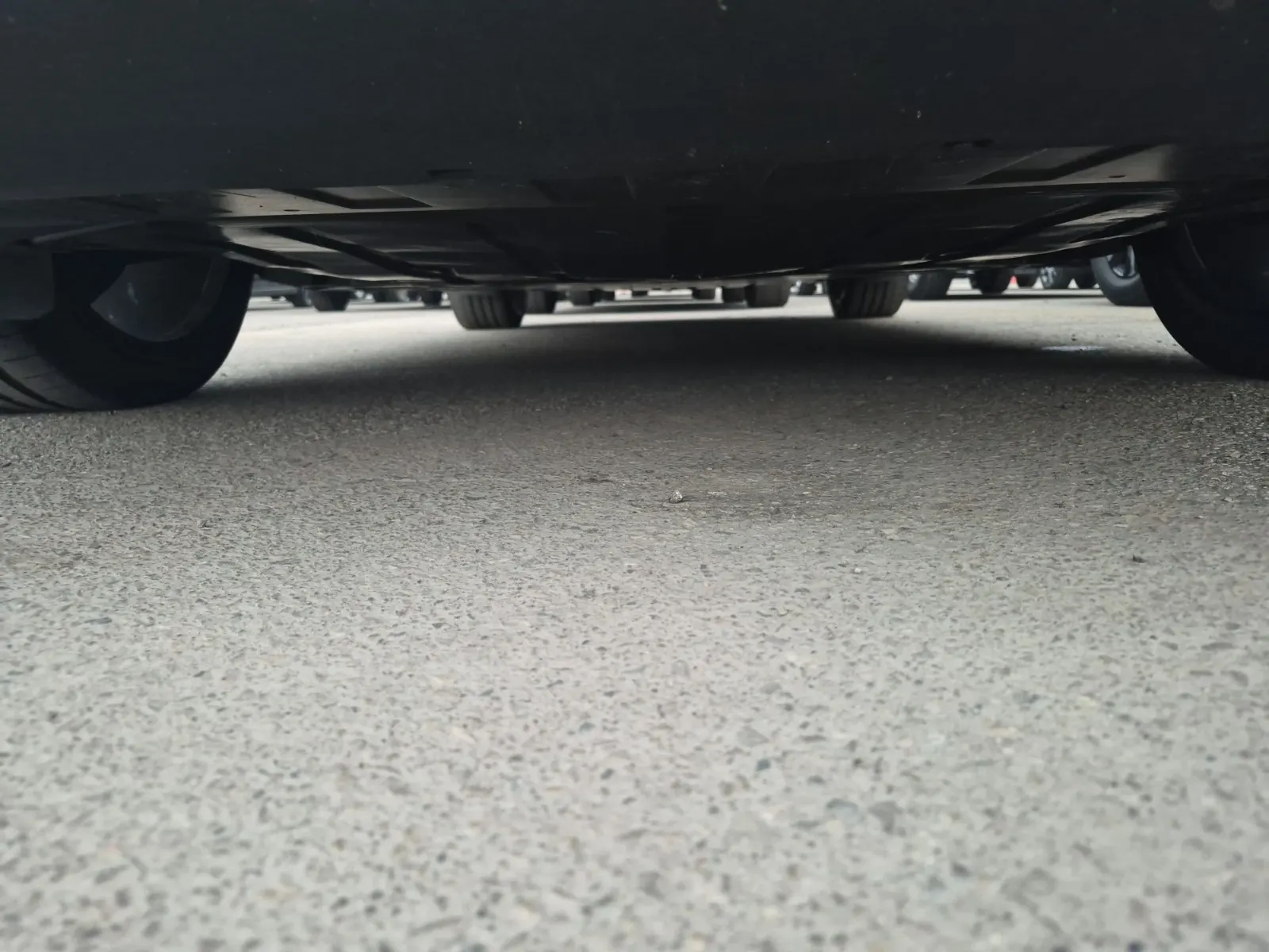 Undercarriage - Front Photo