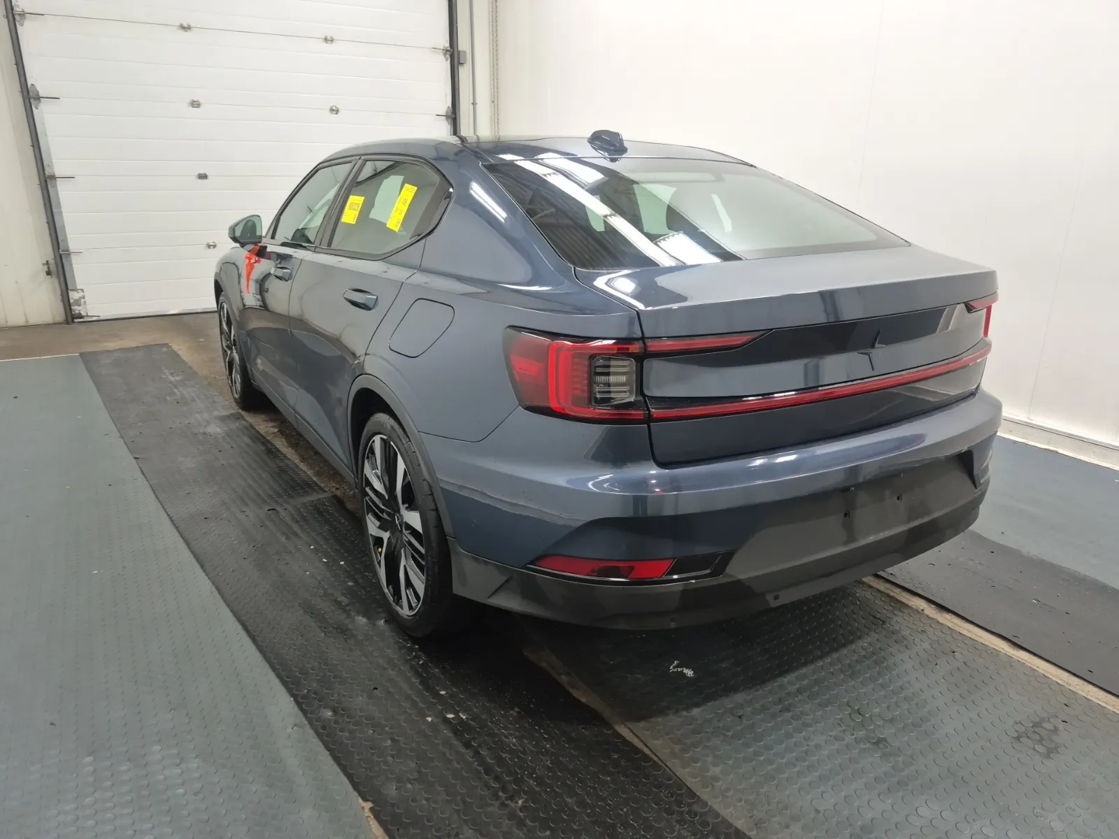 Driver Rear 3/4 Photo