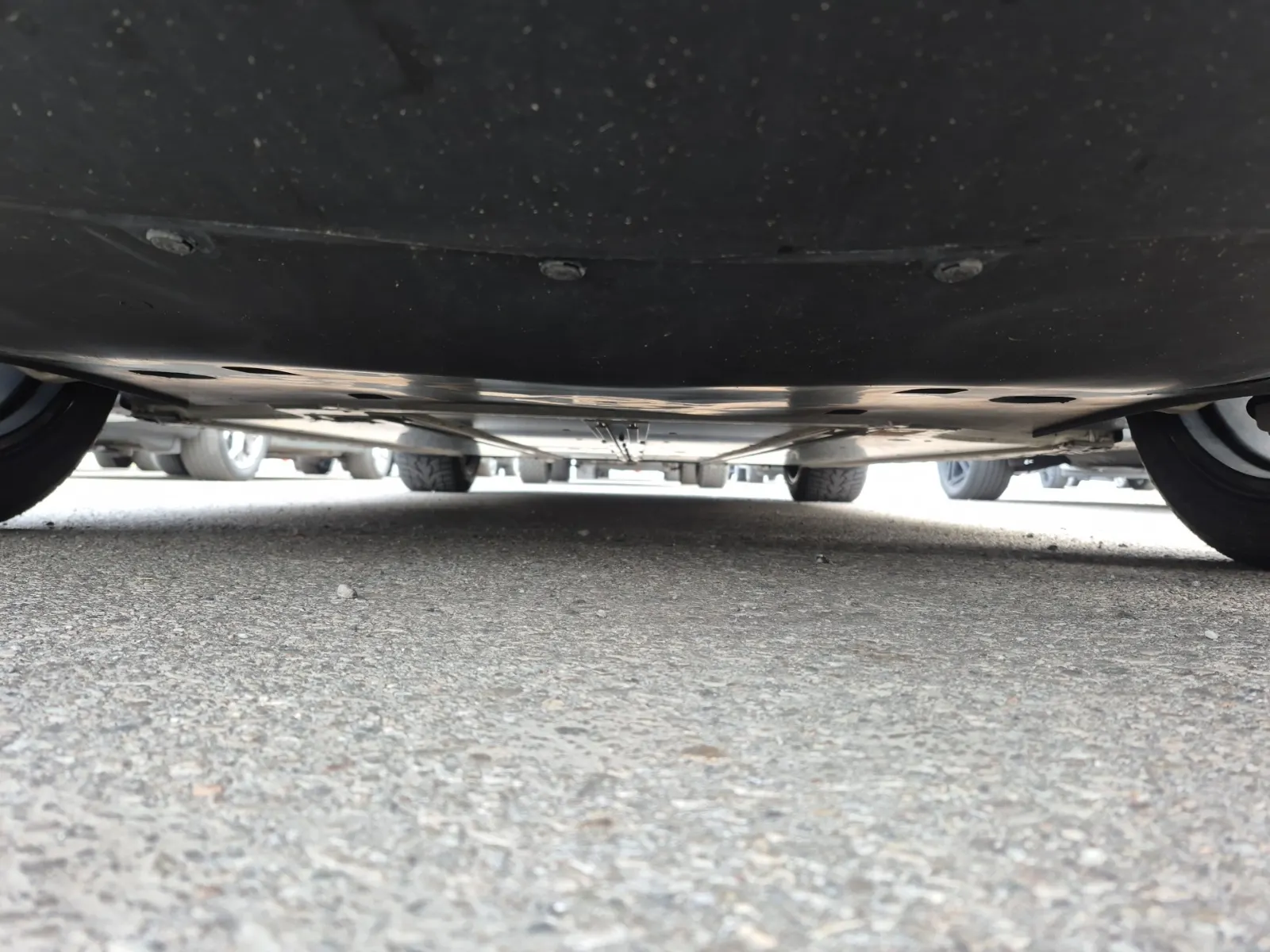 Undercarriage - Front Photo