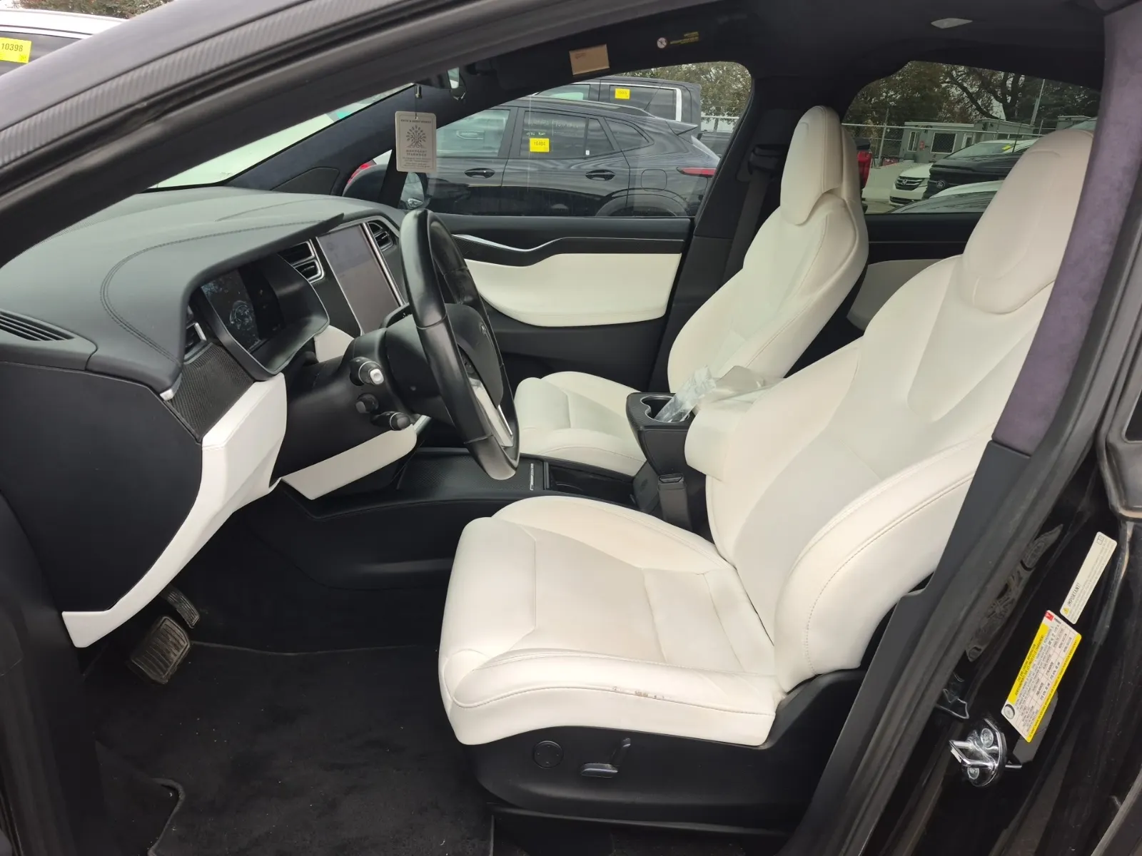 Front Interior Photo